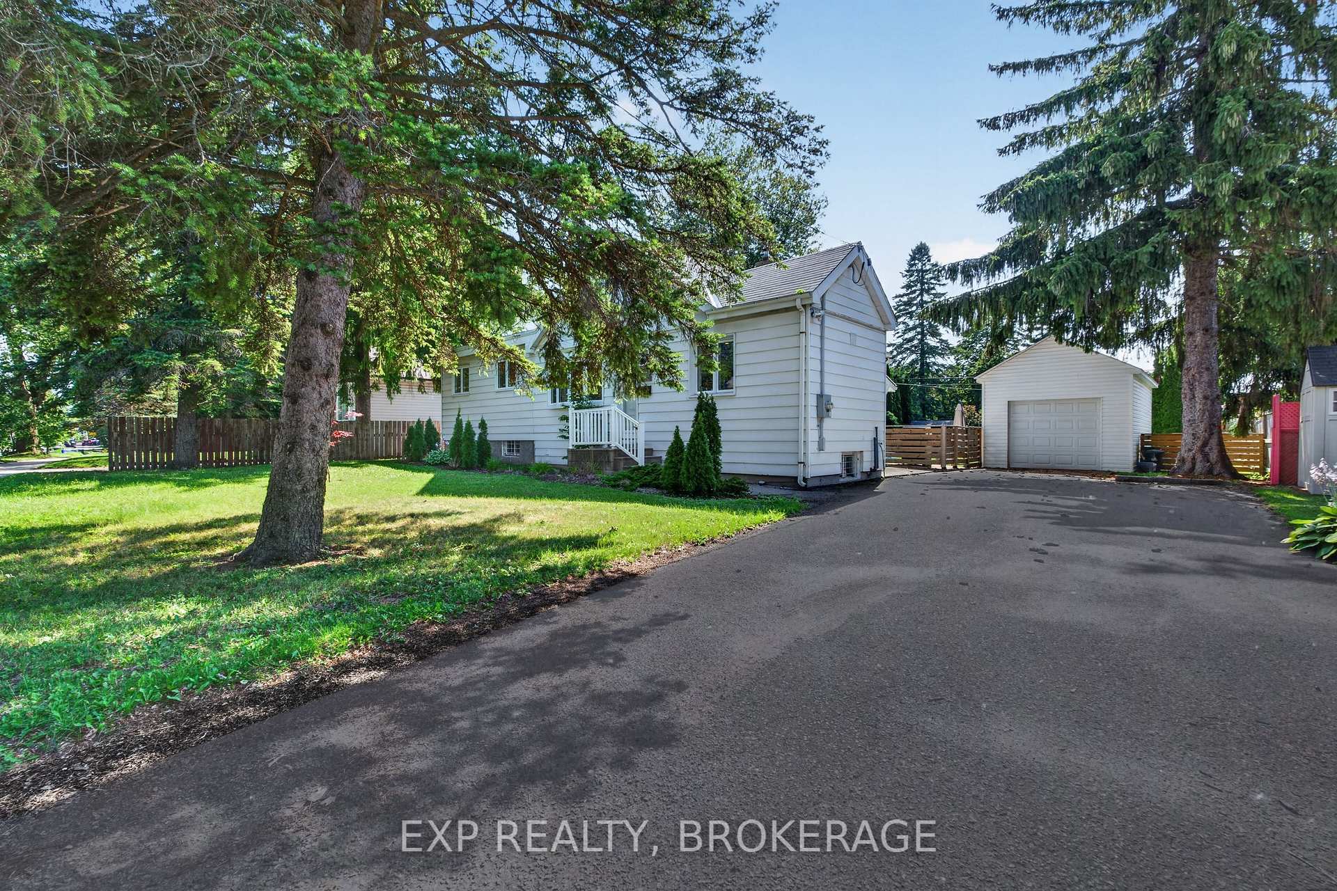 Photo of 646 Portsmouth Avenue