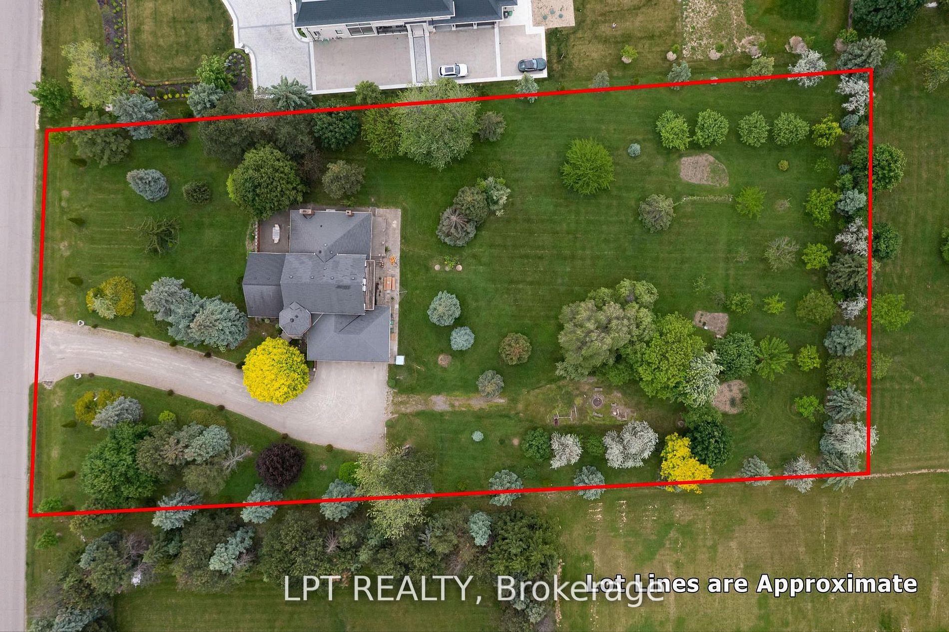 Photo 3 of 6 Fenton Way, Brampton, Toronto Gore Rural Estate — HOMEH