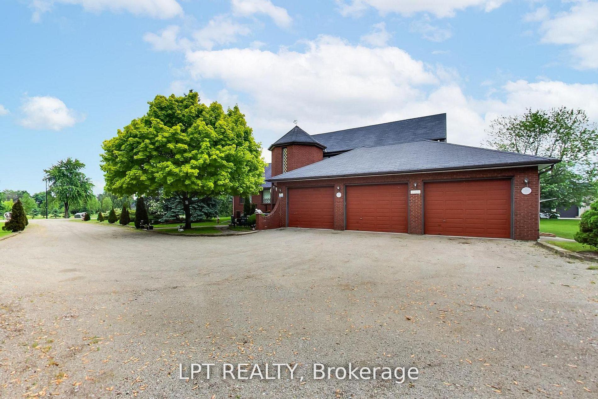 Photo 5 of 6 Fenton Way, Brampton, Toronto Gore Rural Estate — HOMEH