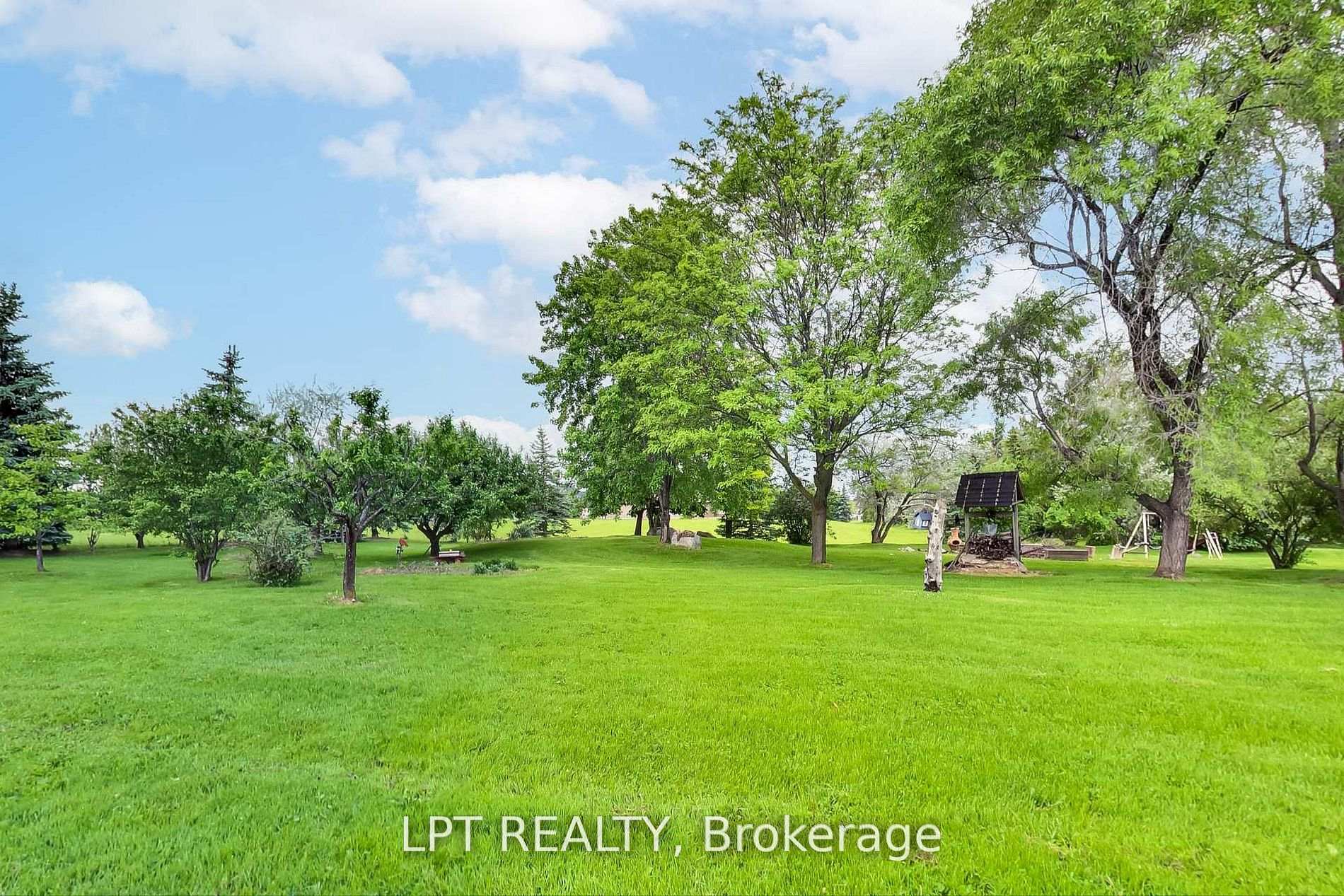 Photo 7 of 6 Fenton Way, Brampton, Toronto Gore Rural Estate — HOMEH