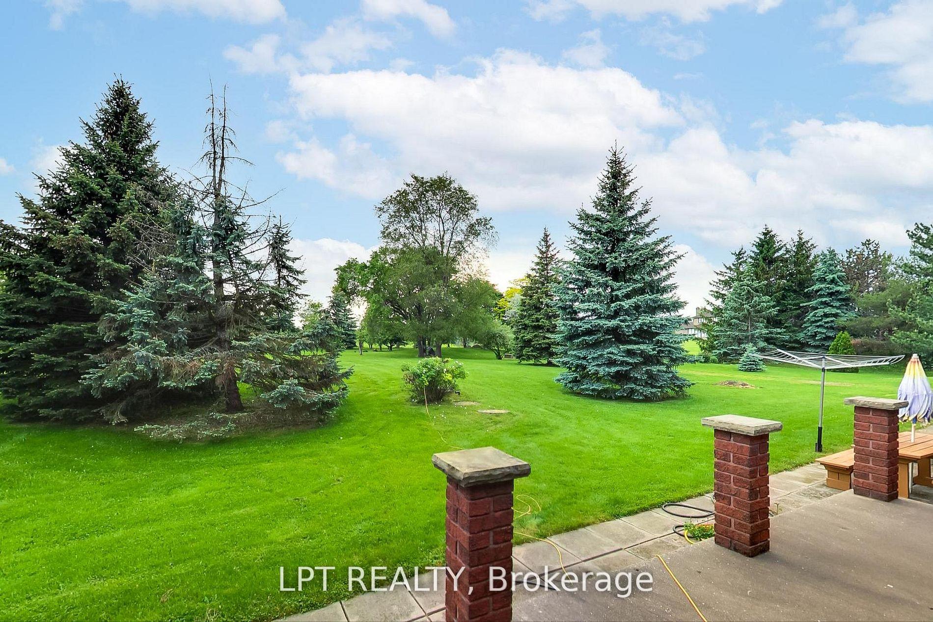 Photo 8 of 6 Fenton Way, Brampton, Toronto Gore Rural Estate — HOMEH