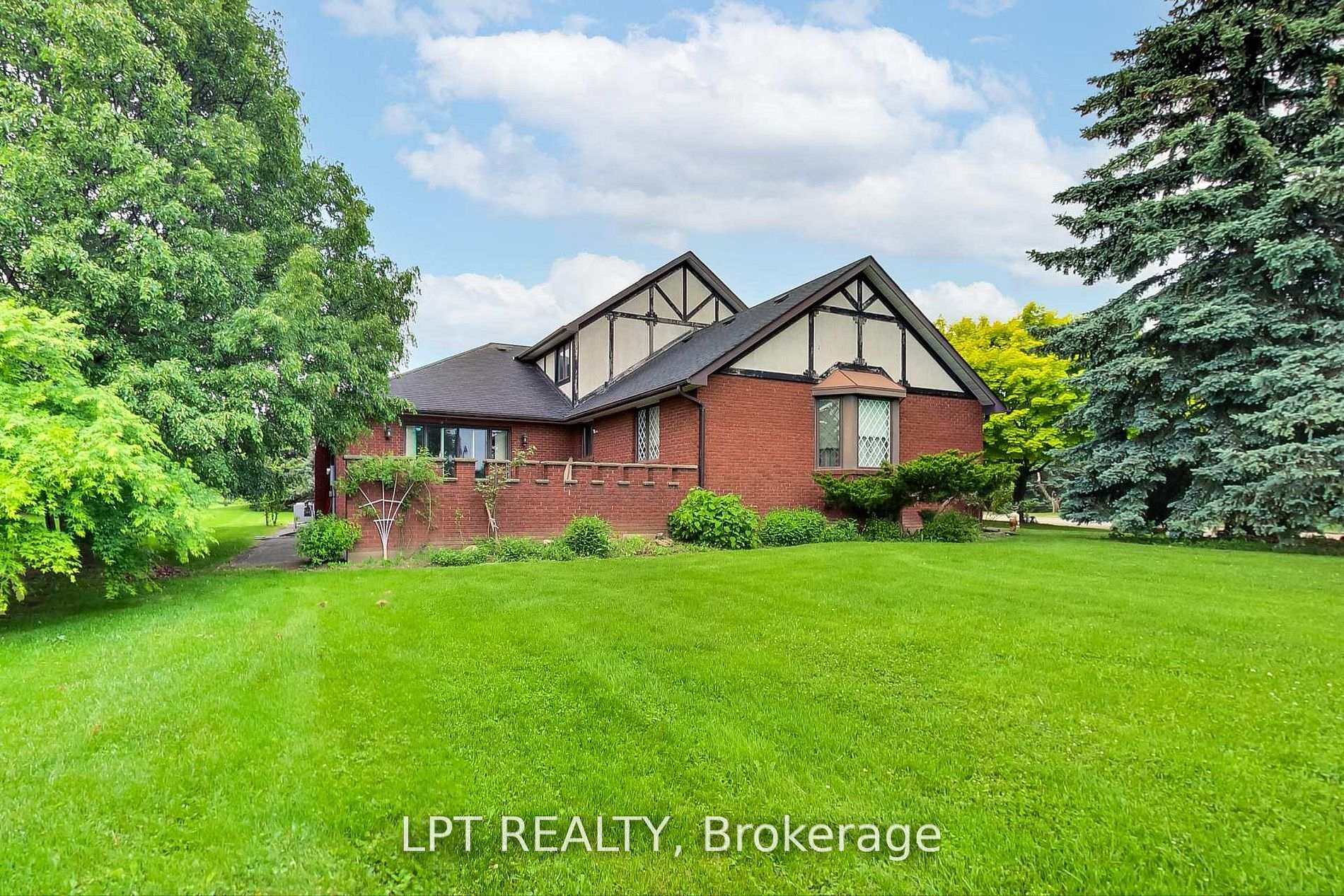 Photo 9 of 6 Fenton Way, Brampton, Toronto Gore Rural Estate — HOMEH