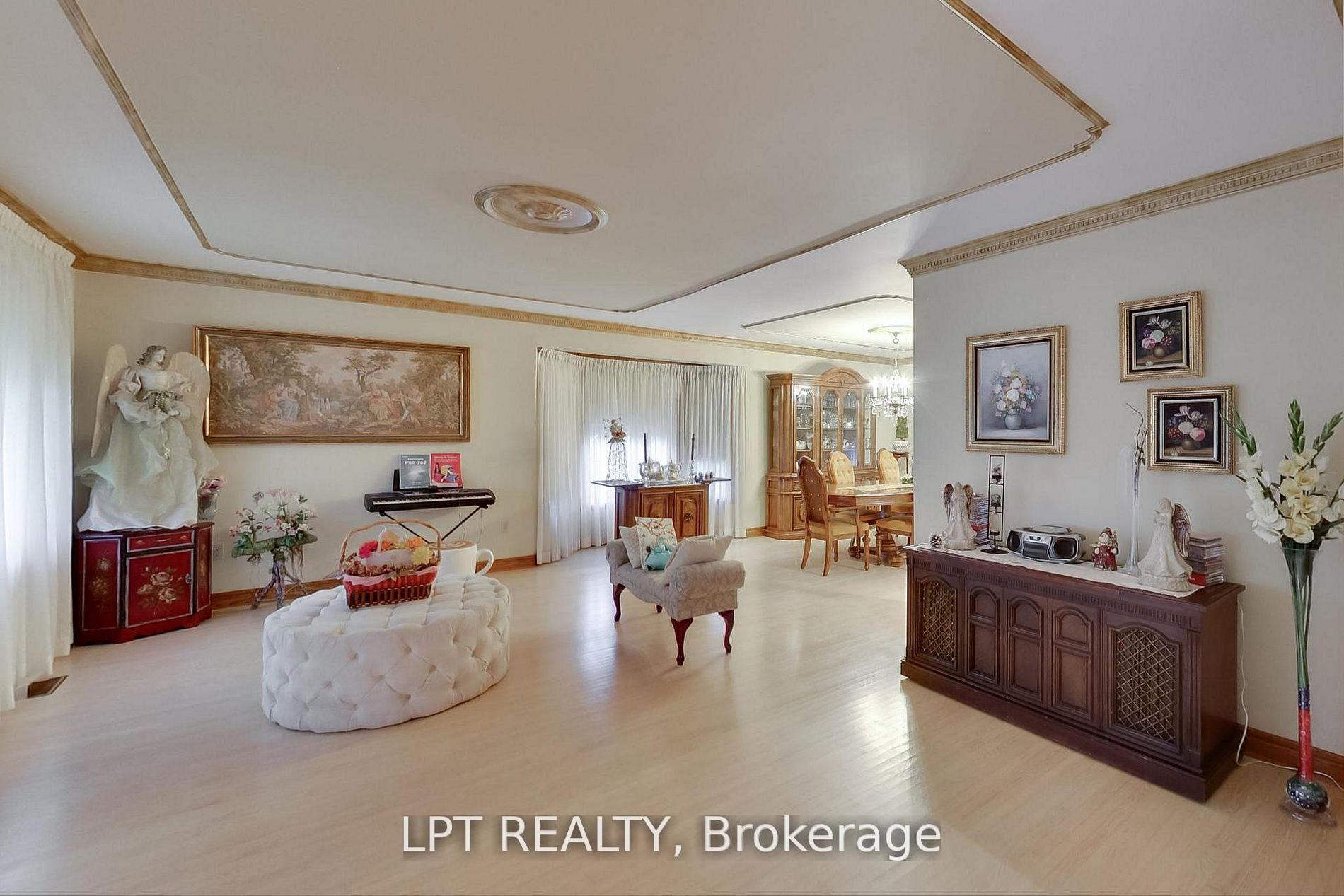 Photo 15 of 6 Fenton Way, Brampton, Toronto Gore Rural Estate — HOMEH