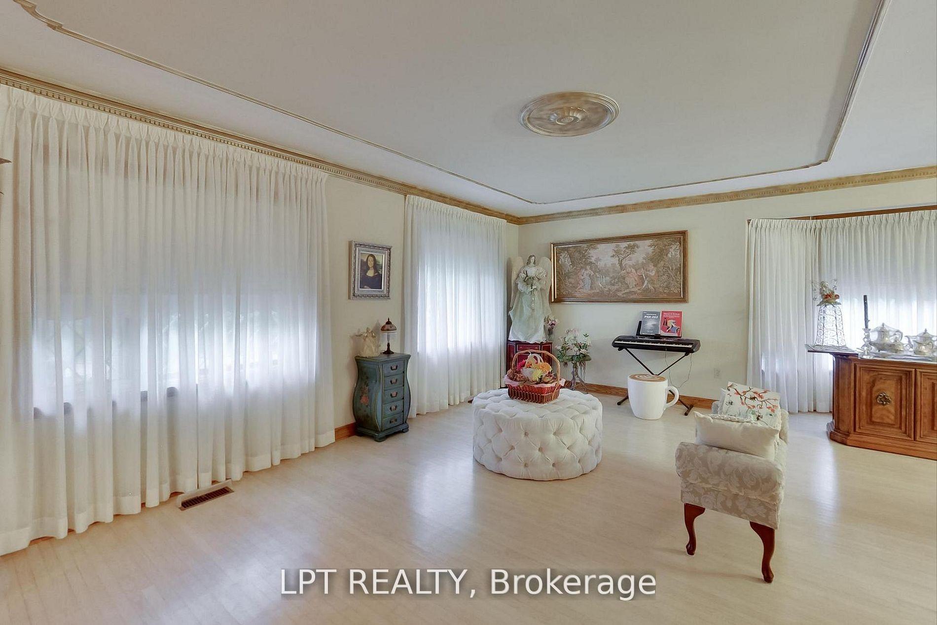 Photo 16 of 6 Fenton Way, Brampton, Toronto Gore Rural Estate — HOMEH