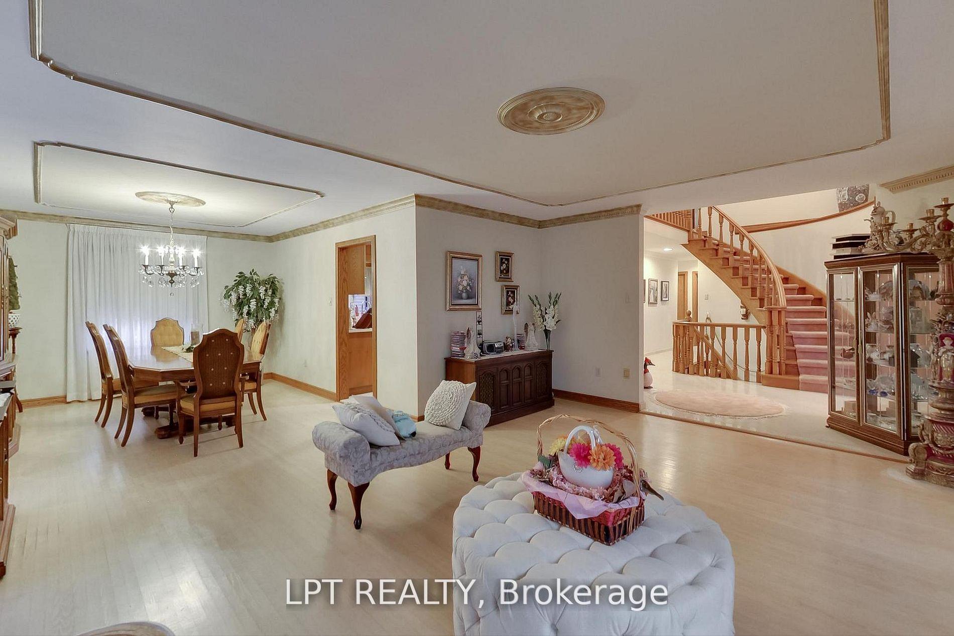 Photo 18 of 6 Fenton Way, Brampton, Toronto Gore Rural Estate — HOMEH