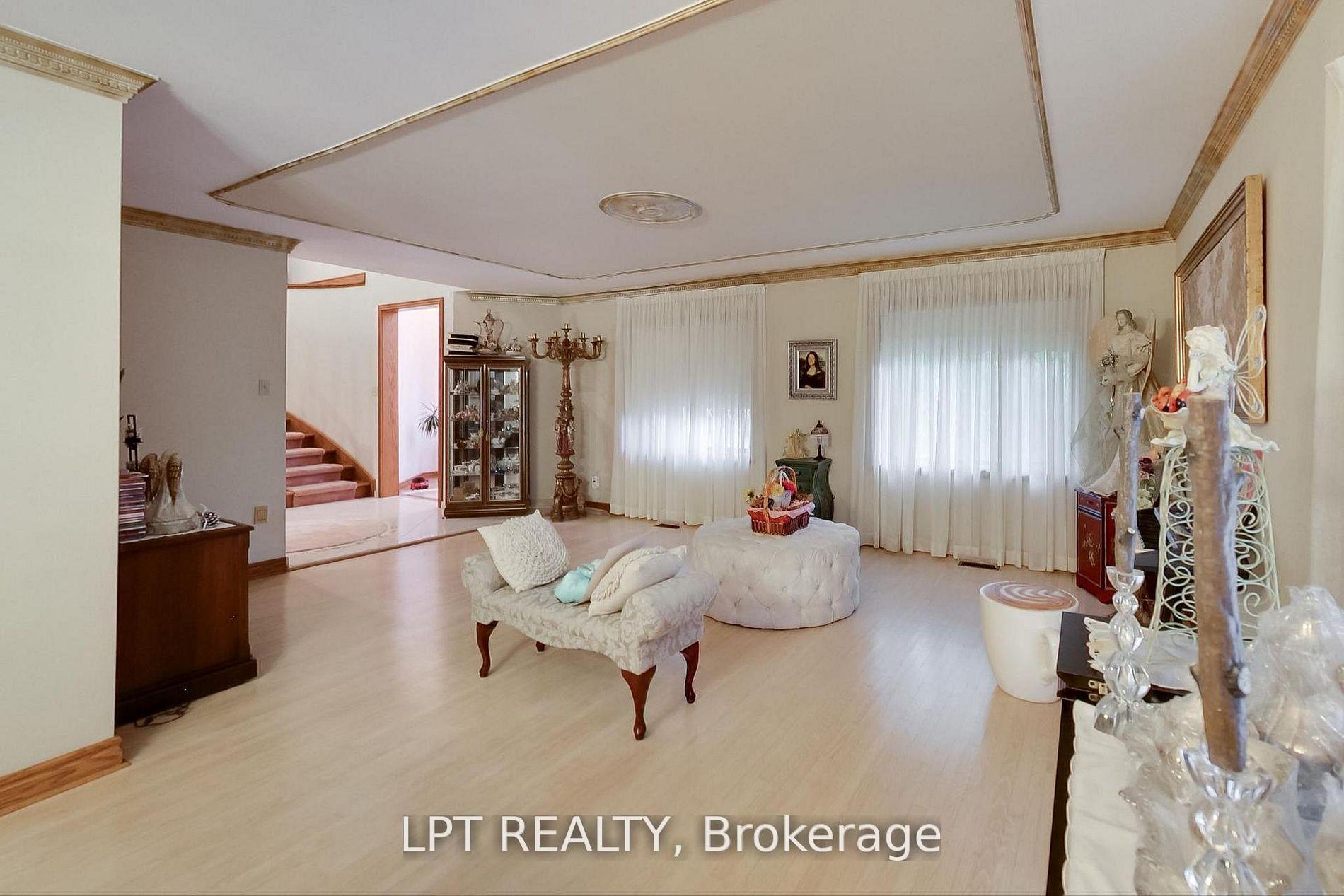 Photo 19 of 6 Fenton Way, Brampton, Toronto Gore Rural Estate — HOMEH