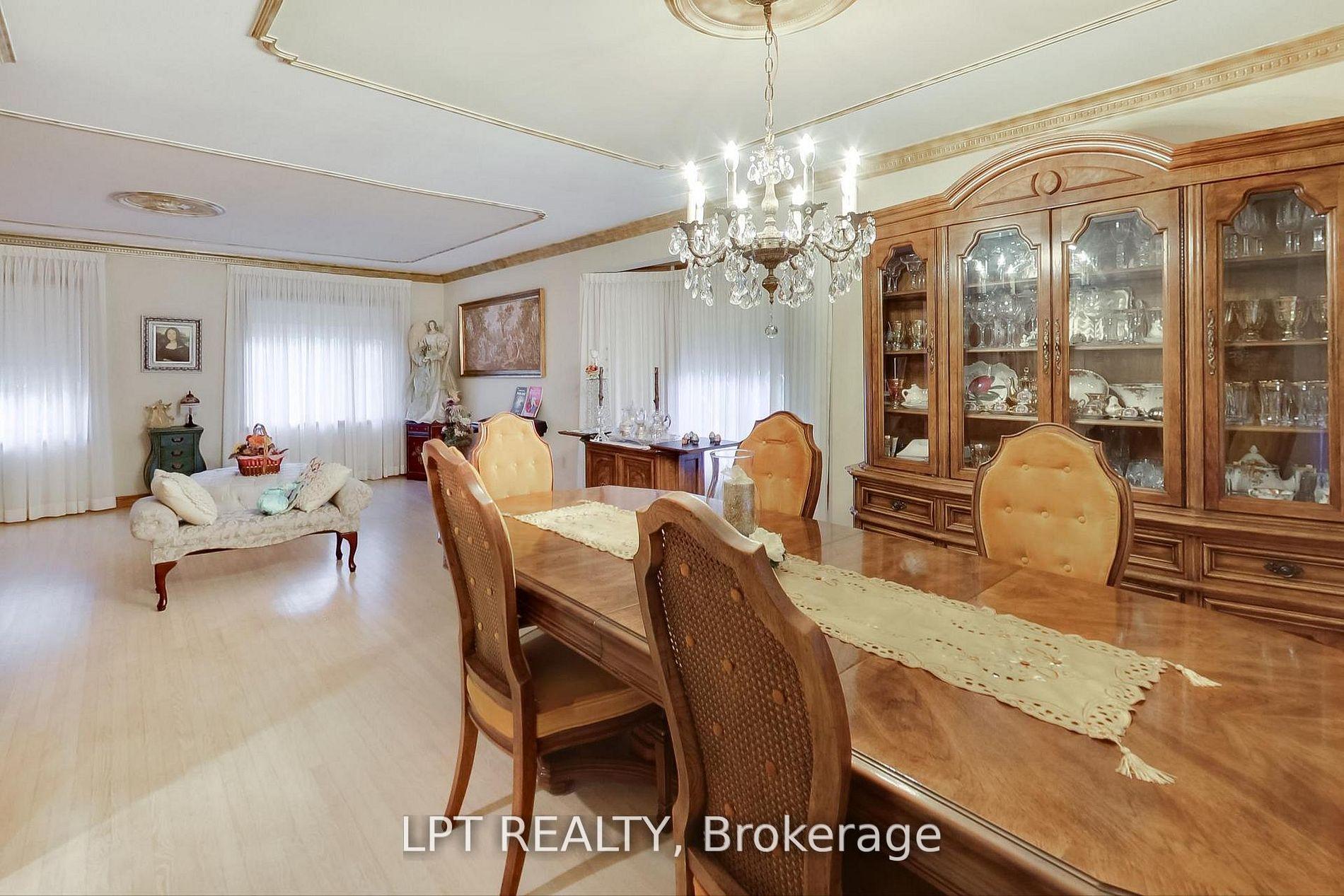 Photo 21 of 6 Fenton Way, Brampton, Toronto Gore Rural Estate — HOMEH