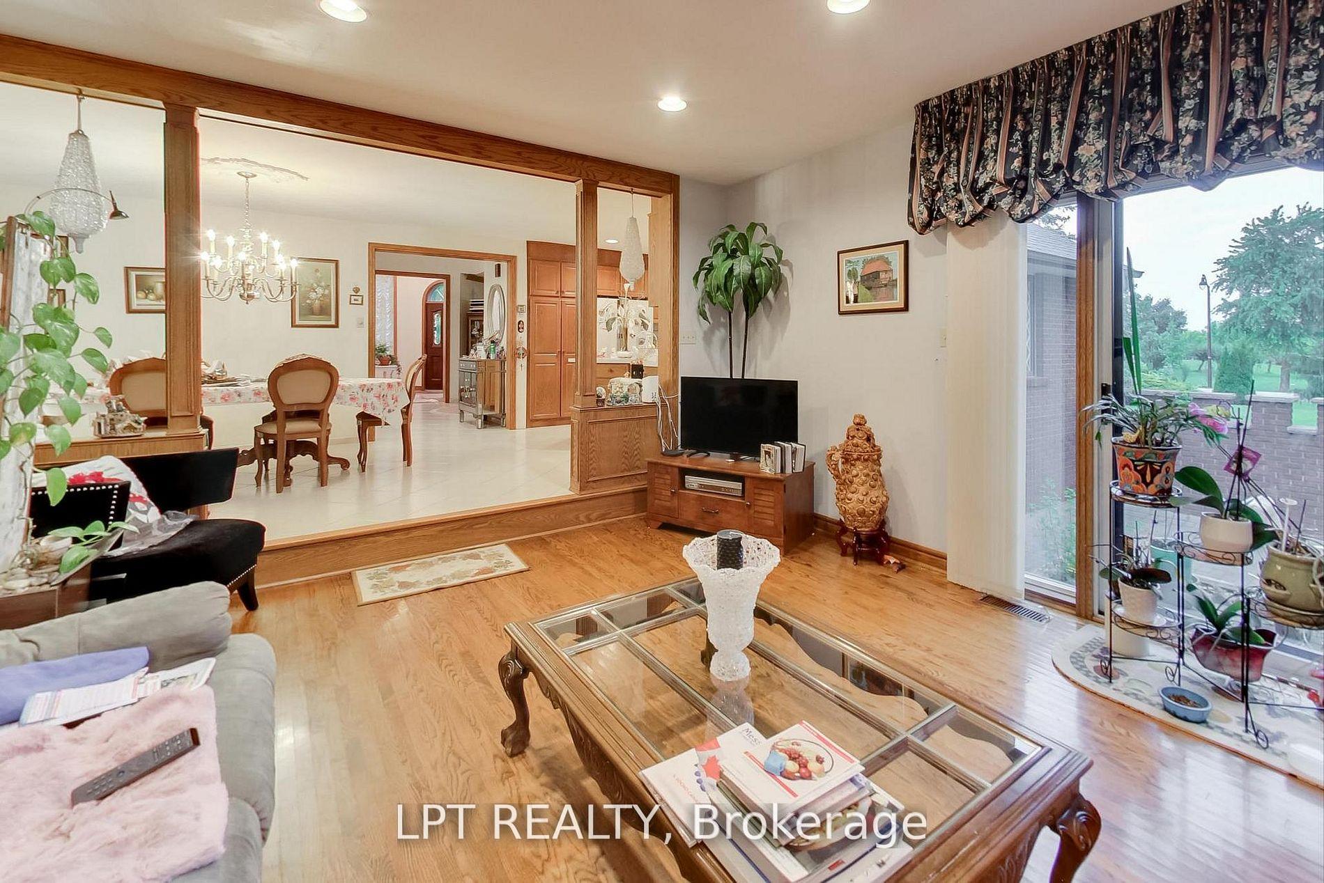 Photo 27 of 6 Fenton Way, Brampton, Toronto Gore Rural Estate — HOMEH