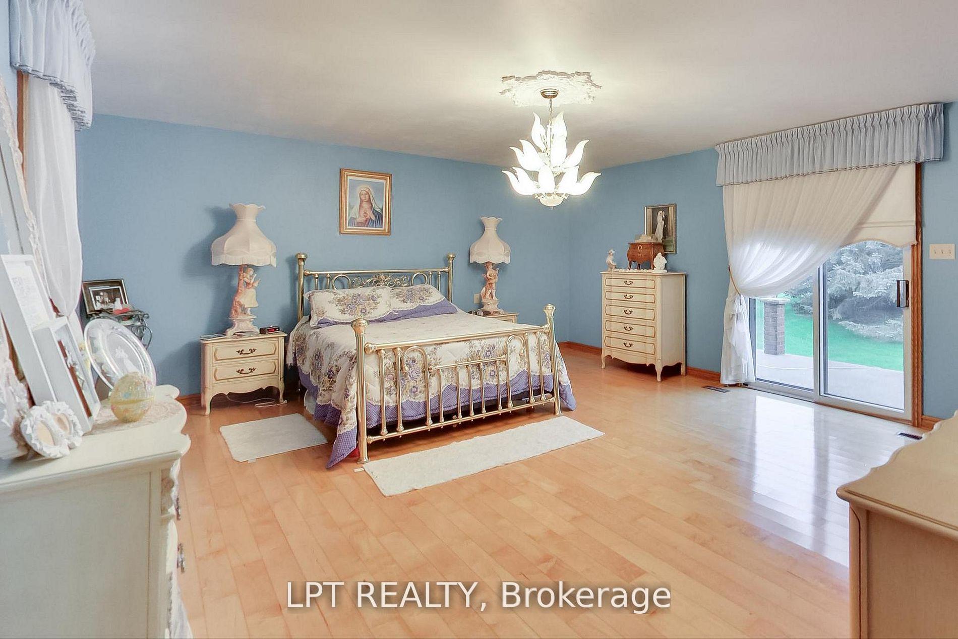 Photo 35 of 6 Fenton Way, Brampton, Toronto Gore Rural Estate — HOMEH