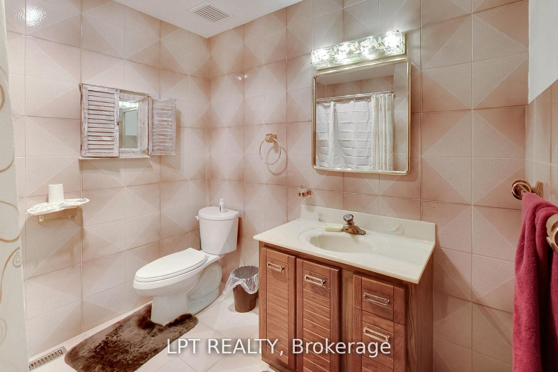Photo 39 of 6 Fenton Way, Brampton, Toronto Gore Rural Estate — HOMEH