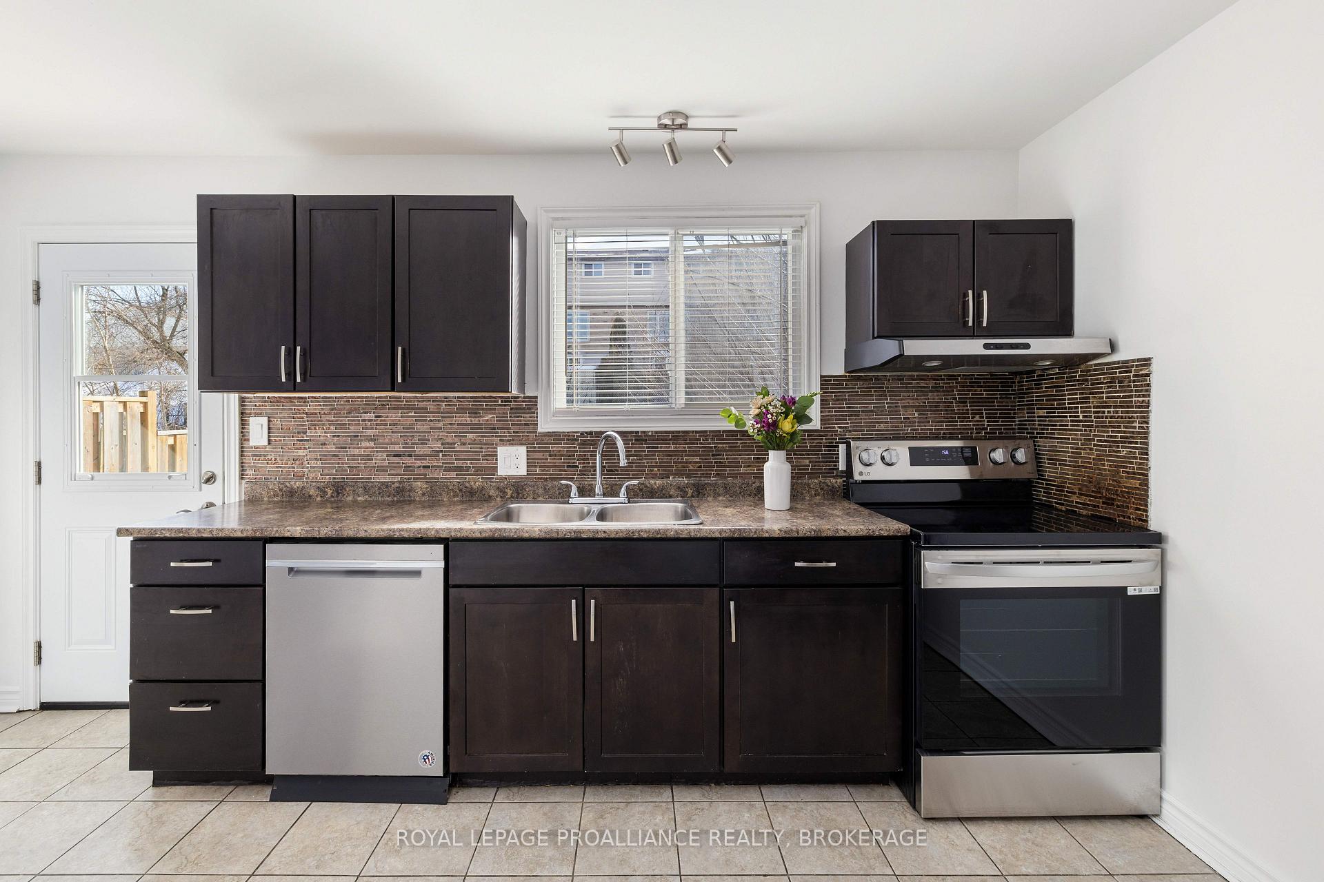 Photo 42 of Unit 53, 44 Rosemund Crescent, Kingston, West of Sir John A. Blvd — HOMEH