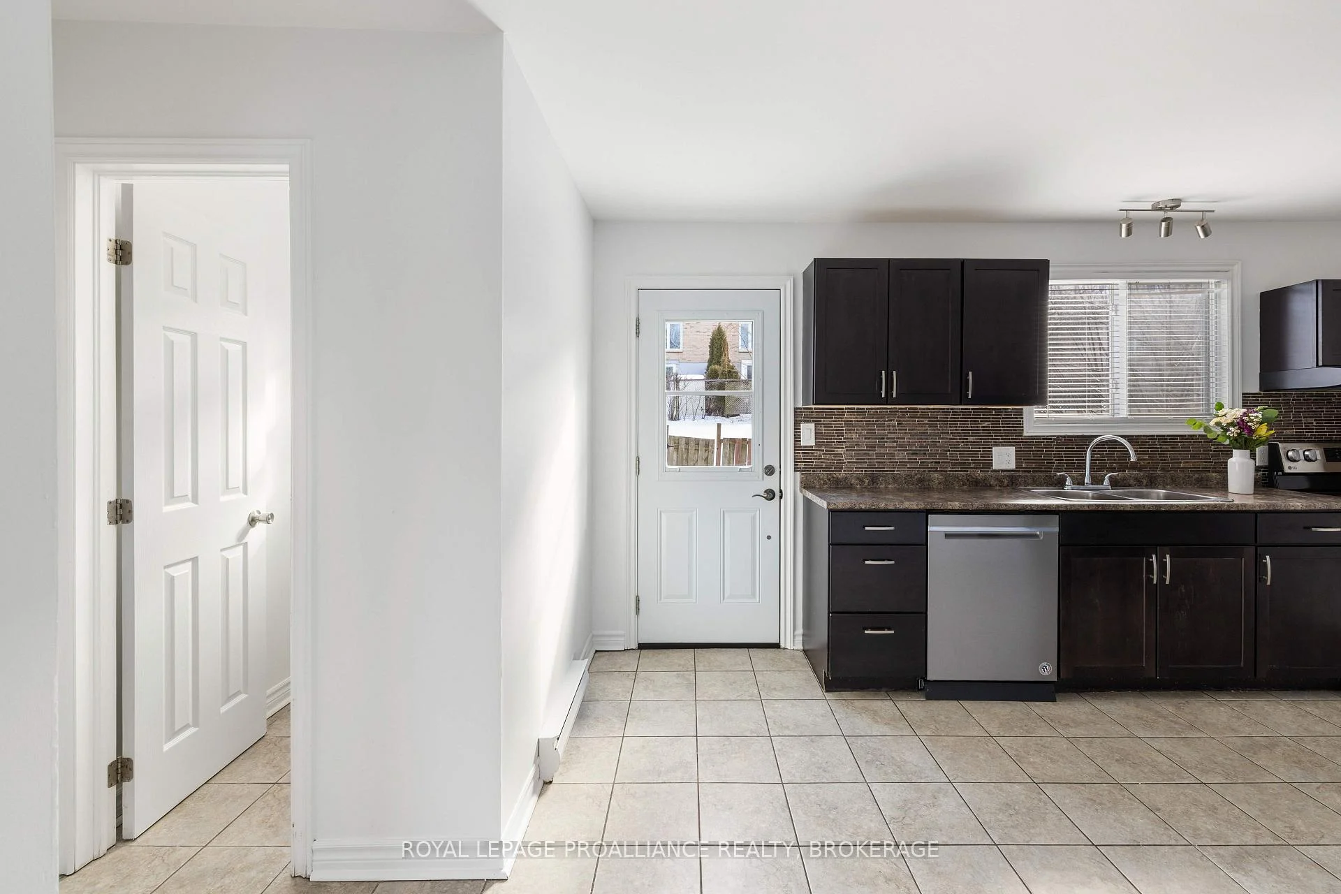Photo 21 of Unit 53, 44 Rosemund Crescent, Kingston, West of Sir John A. Blvd — HOMEH