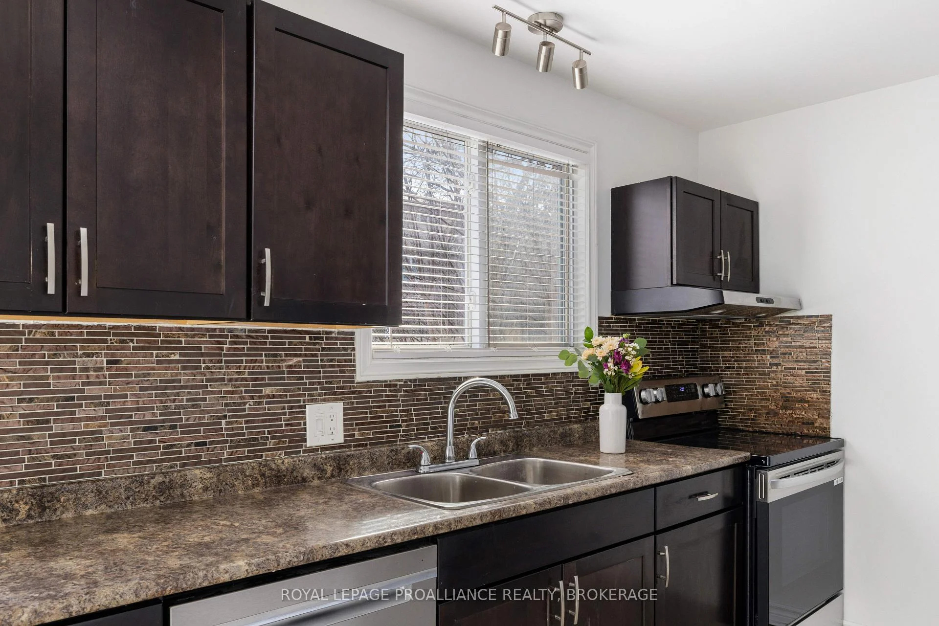 Photo 23 of Unit 53, 44 Rosemund Crescent, Kingston, West of Sir John A. Blvd — HOMEH