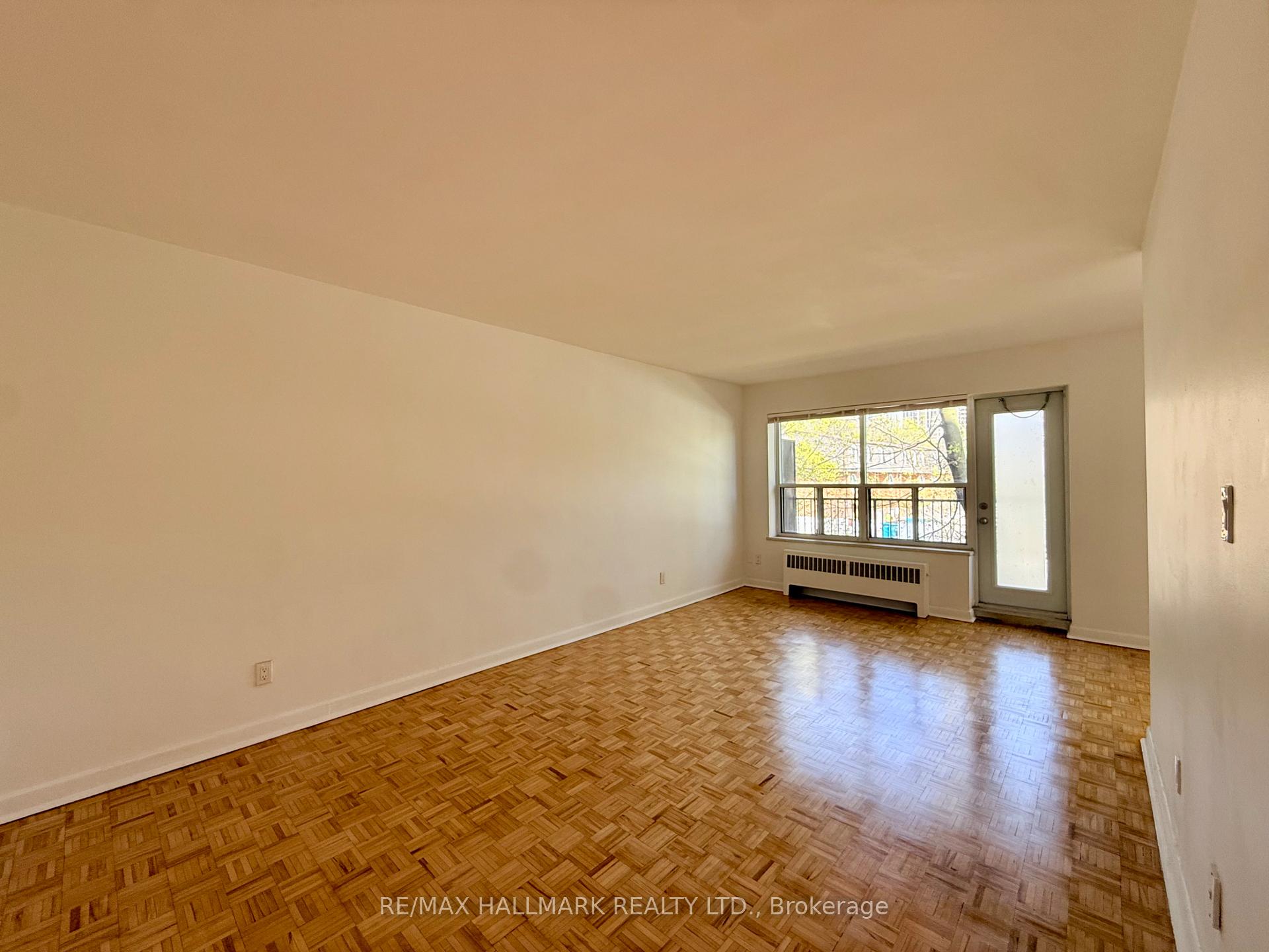 Photo 4 of Unit 208, 30 Upper Canada Drive, North York, St. Andrew-Windfields — HOMEH
