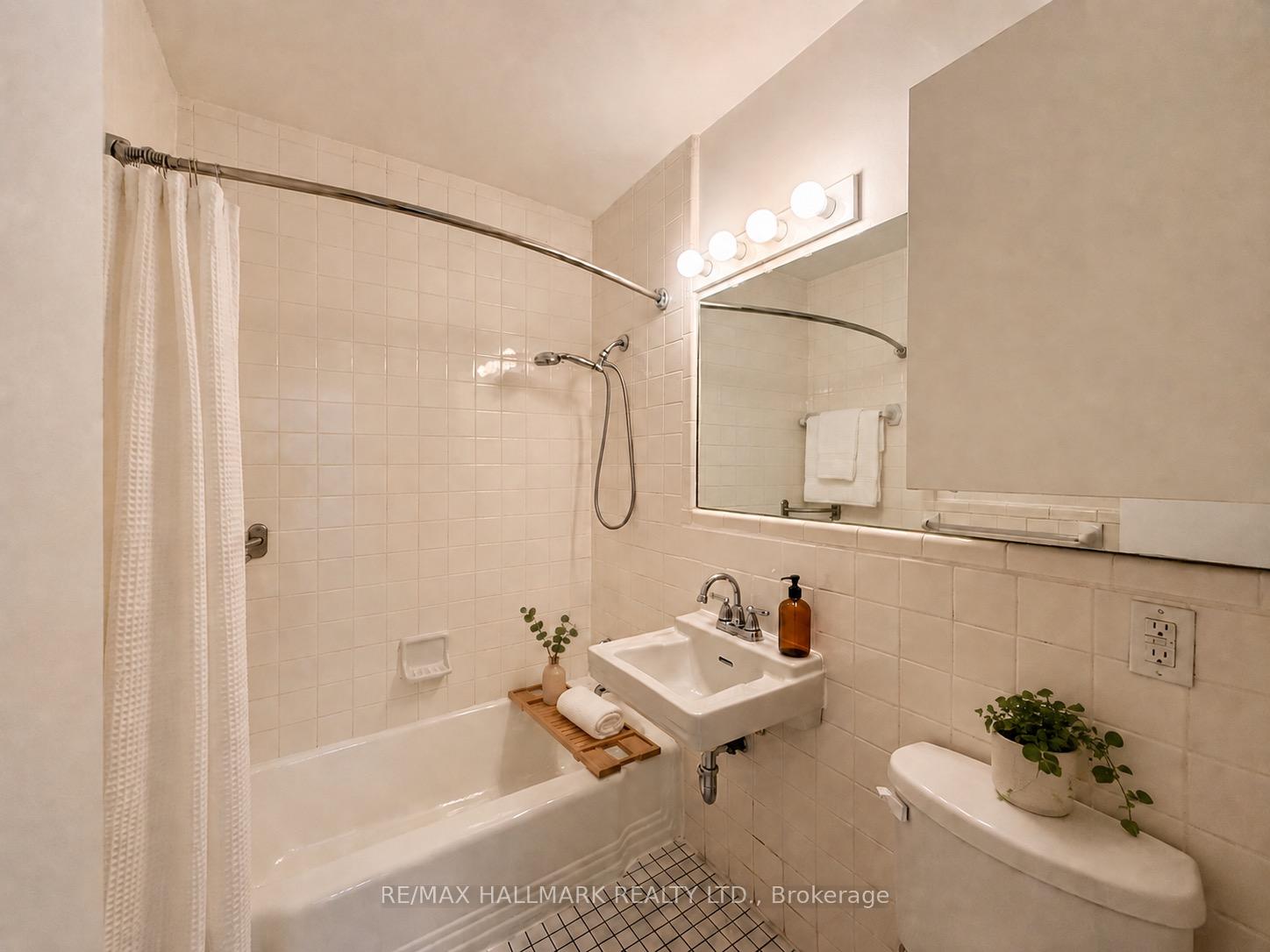 Photo 12 of Unit 208, 30 Upper Canada Drive, North York, St. Andrew-Windfields — HOMEH