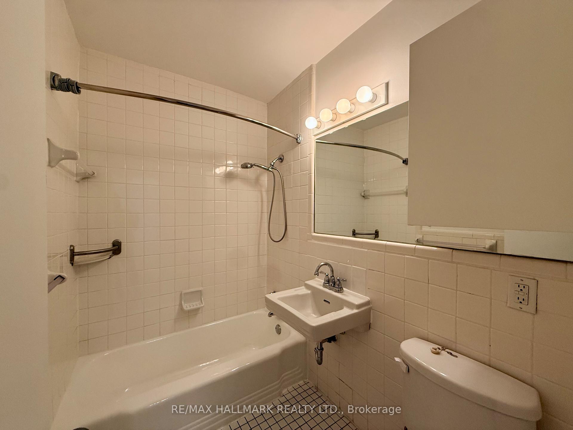 Photo 13 of Unit 208, 30 Upper Canada Drive, North York, St. Andrew-Windfields — HOMEH