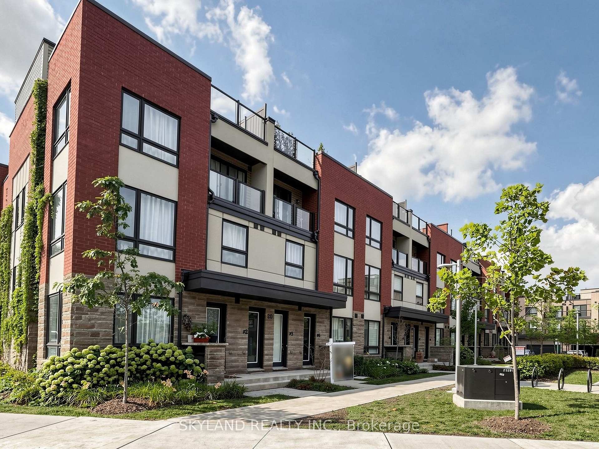 Photo 2 of Unit 3, 20 woodstream Drive, Etobicoke, West Humber-Clairville — HOMEH