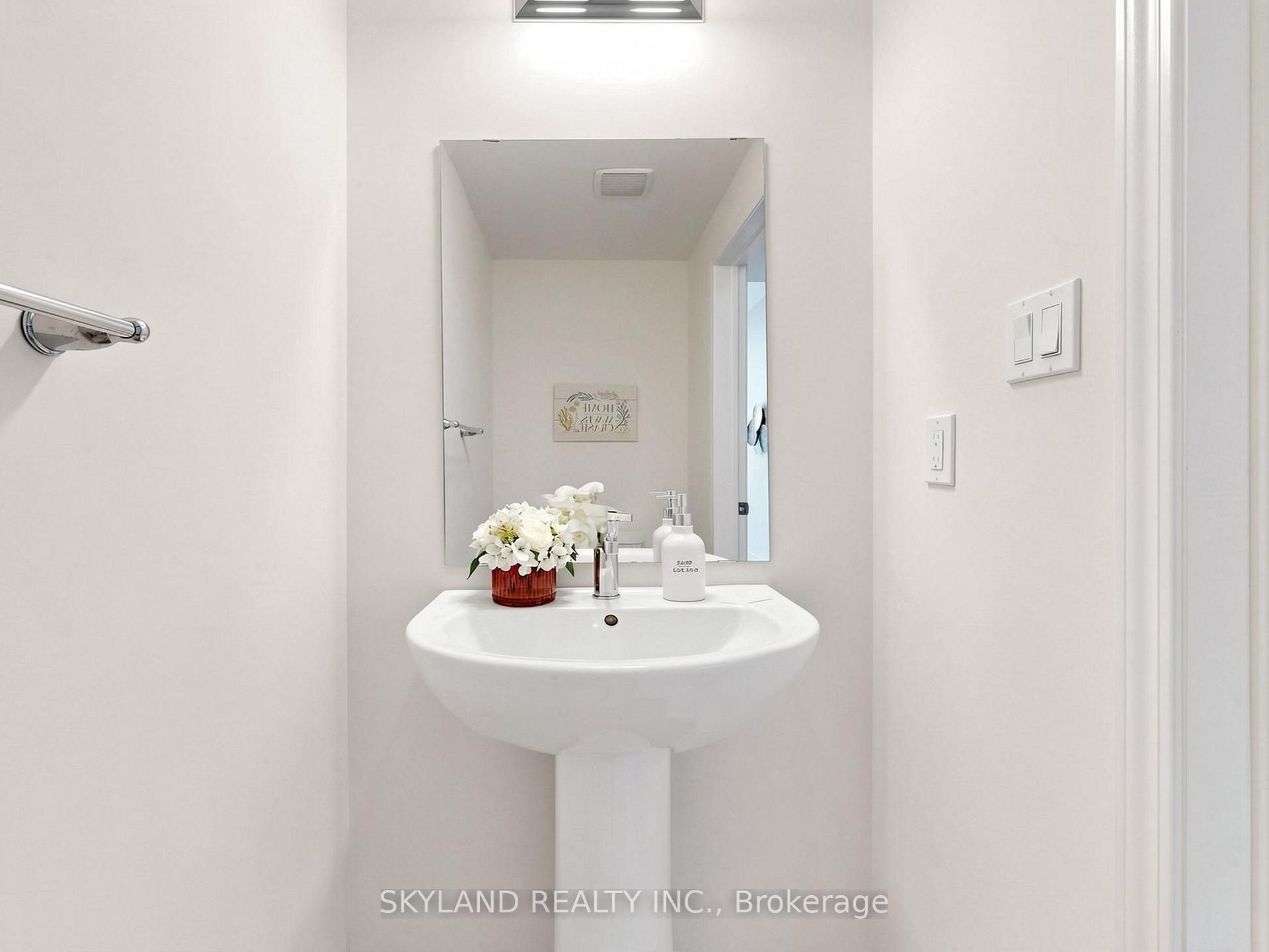 Photo 11 of Unit 3, 20 woodstream Drive, Etobicoke, West Humber-Clairville — HOMEH