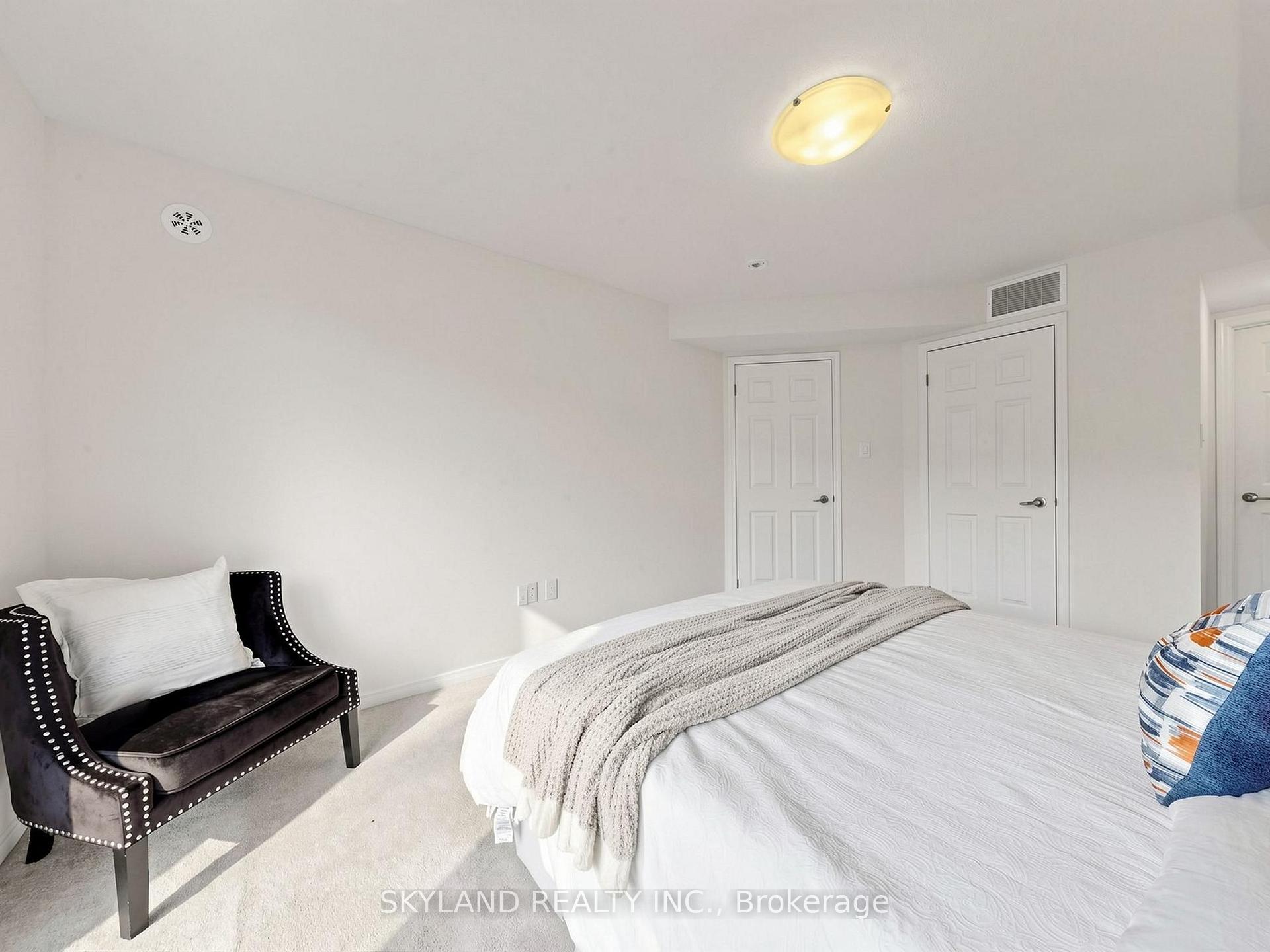 Photo 13 of Unit 3, 20 woodstream Drive, Etobicoke, West Humber-Clairville — HOMEH