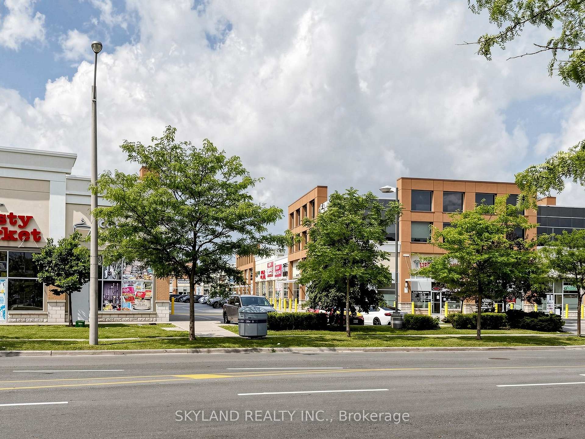 Photo 33 of Unit 3, 20 woodstream Drive, Etobicoke, West Humber-Clairville — HOMEH