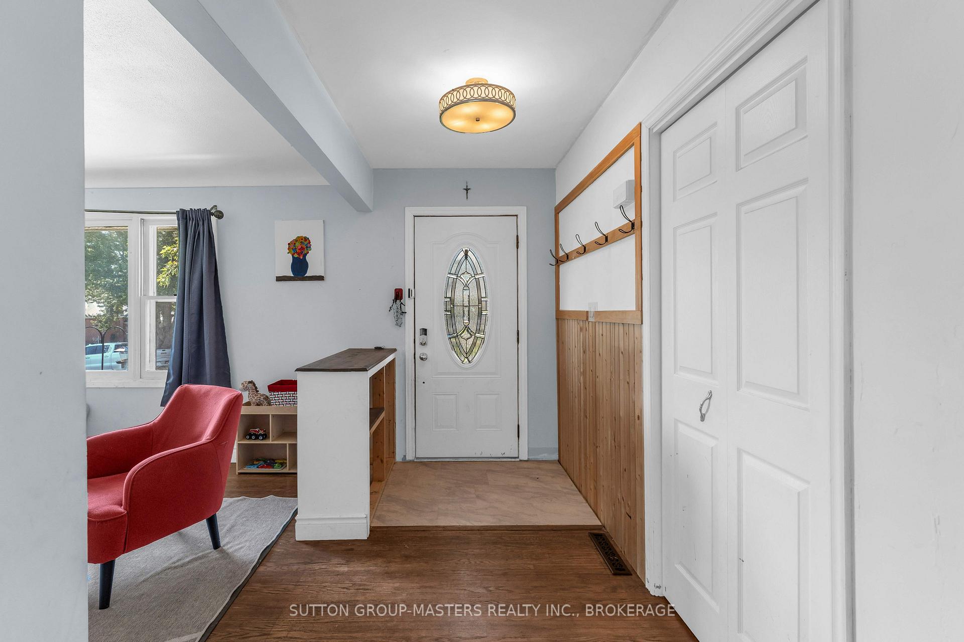 Photo 3 of 39 Oxford Crescent, Loyalist, Amherstview — HOMEH