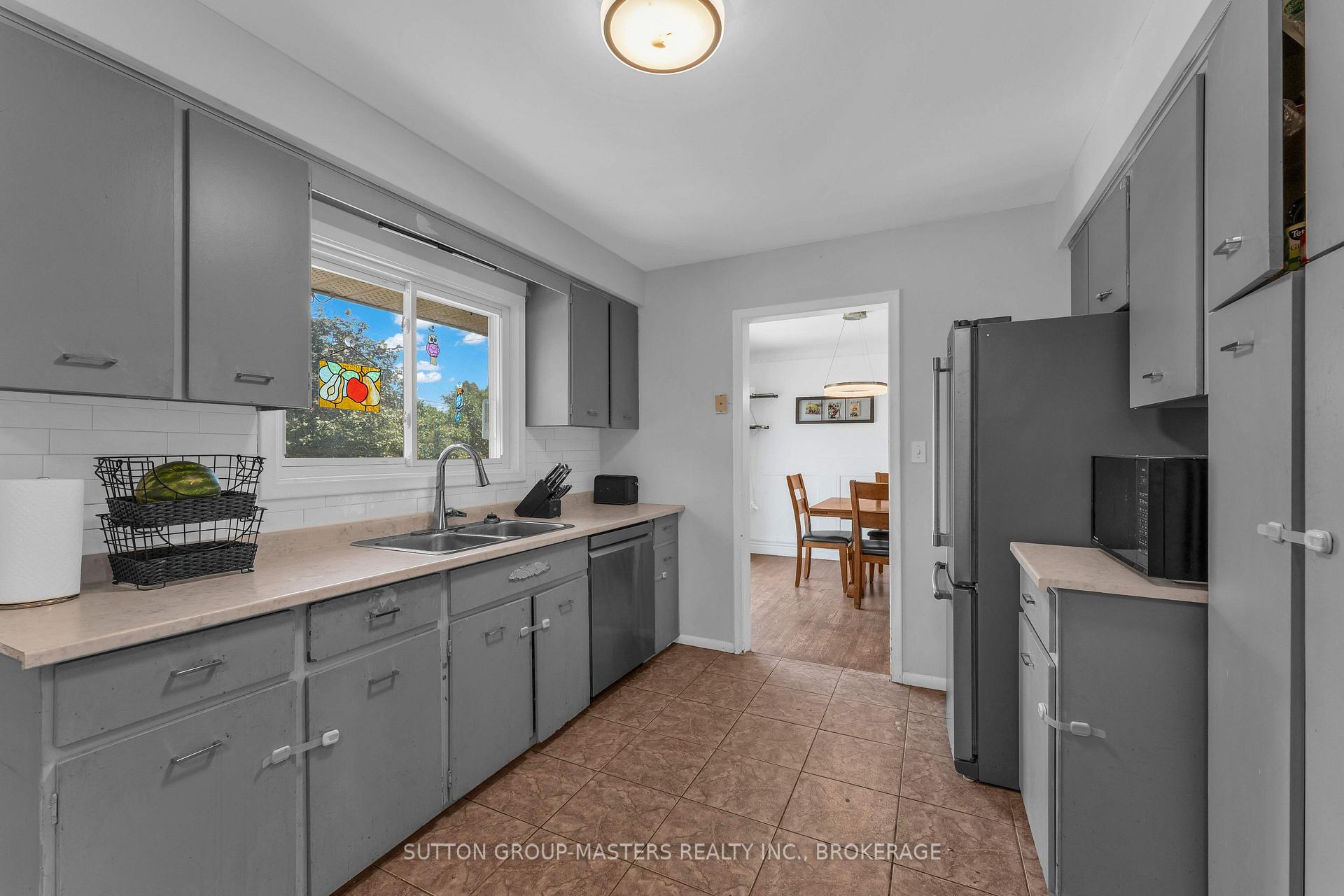 Photo 12 of 39 Oxford Crescent, Loyalist, Amherstview — HOMEH