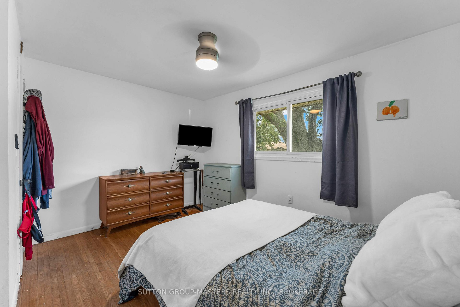 Photo 17 of 39 Oxford Crescent, Loyalist, Amherstview — HOMEH