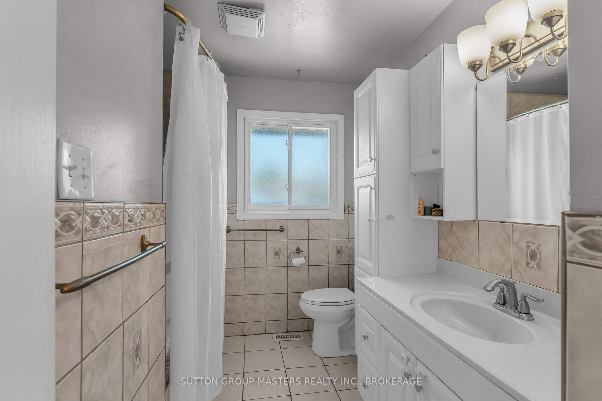 Photo 20 of 39 Oxford Crescent, Loyalist, Amherstview — HOMEH