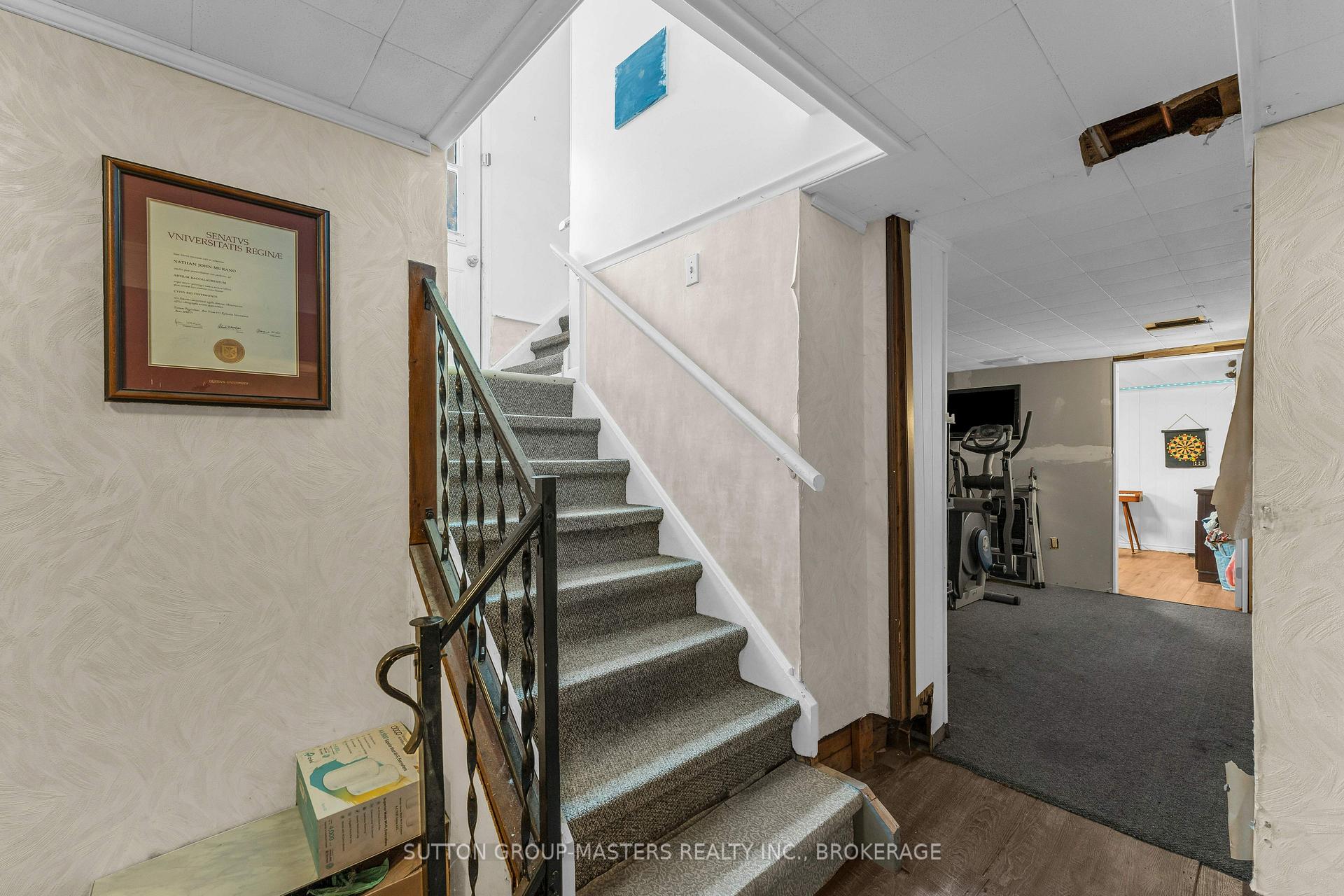 Photo 30 of 39 Oxford Crescent, Loyalist, Amherstview — HOMEH