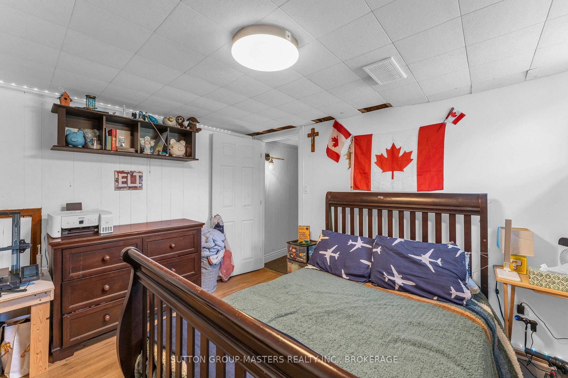 Photo 33 of 39 Oxford Crescent, Loyalist, Amherstview — HOMEH