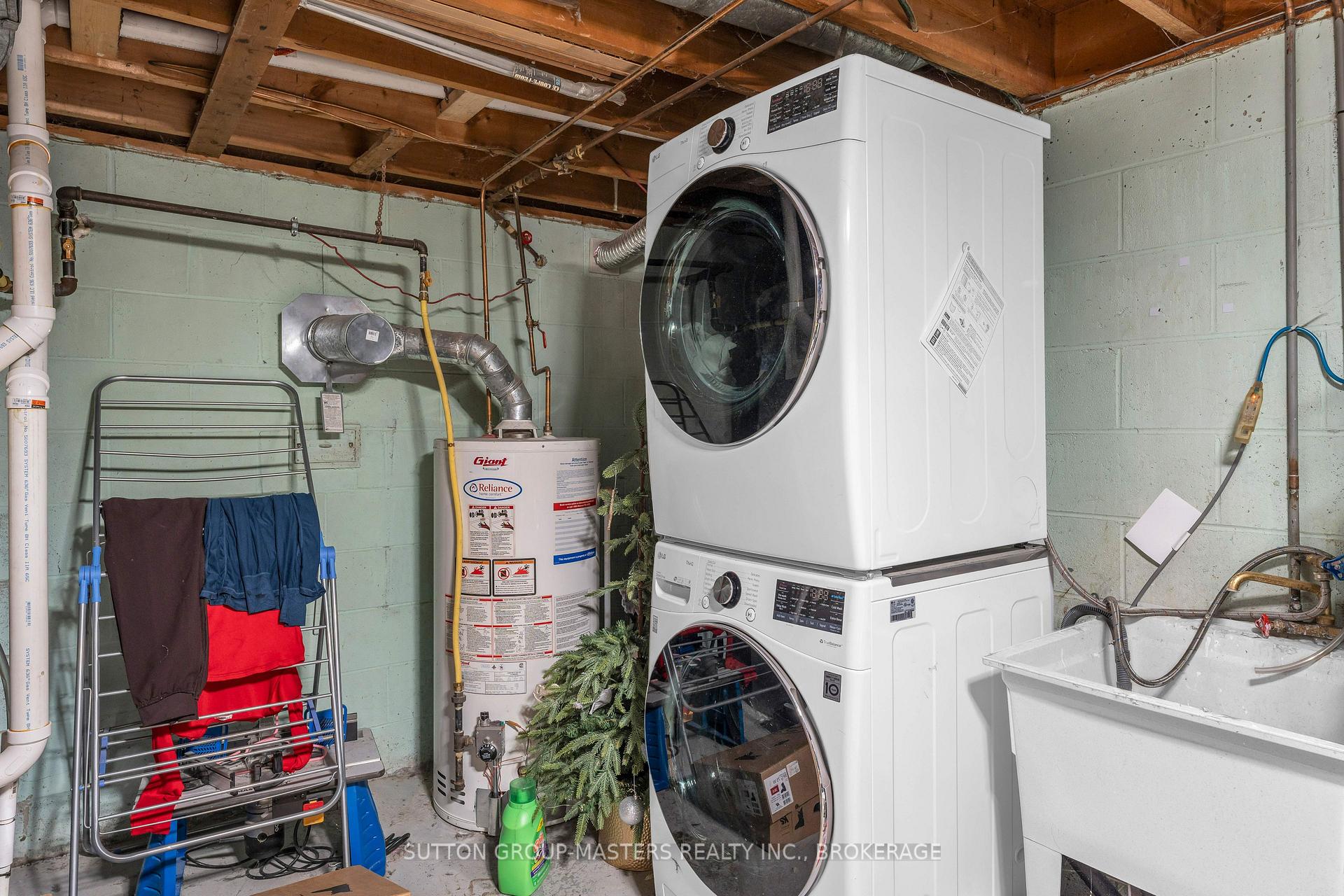 Photo 34 of 39 Oxford Crescent, Loyalist, Amherstview — HOMEH