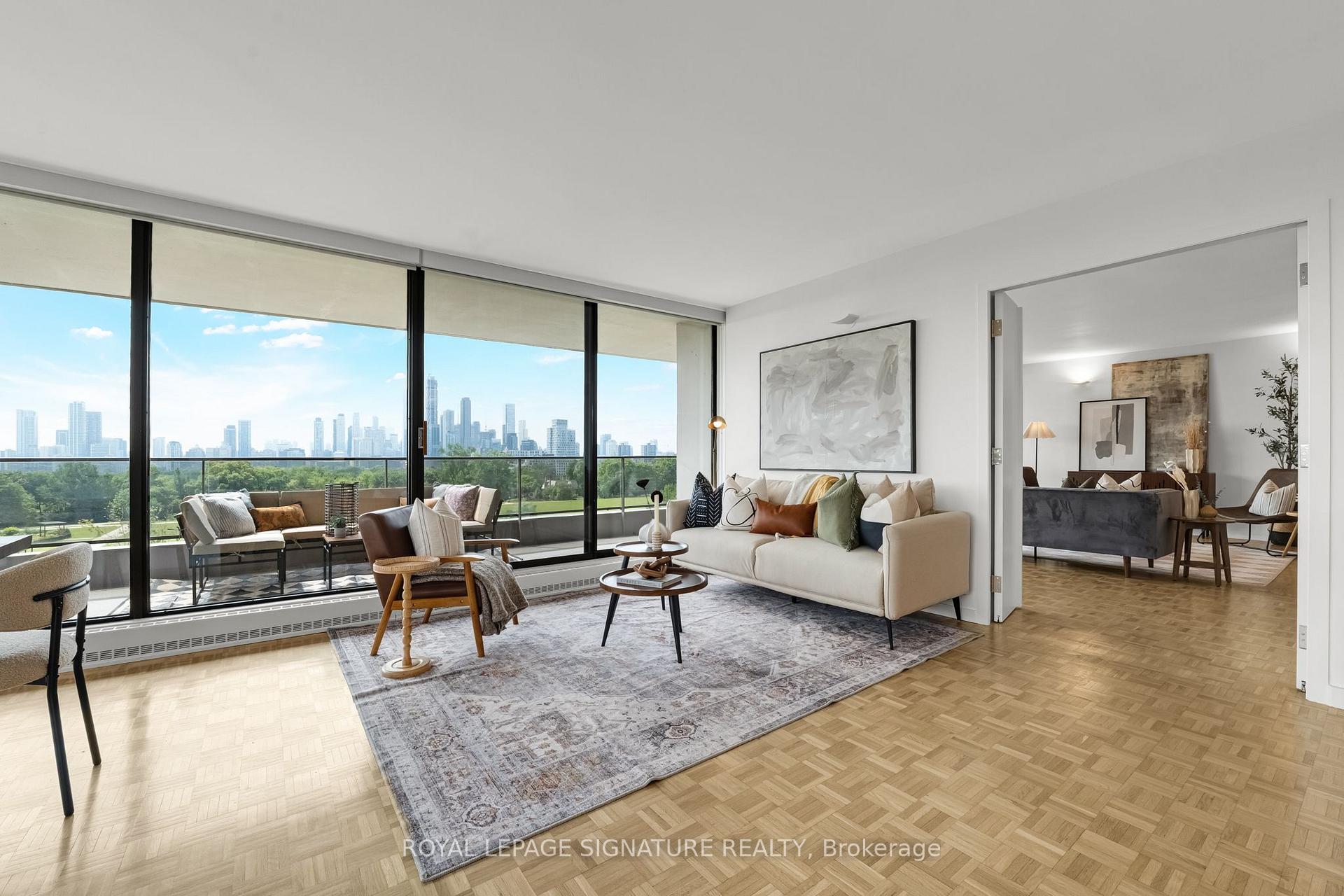 Photo 4 of Unit 704/705, 10 Avoca Avenue, Toronto, Rosedale-Moore Park — HOMEH