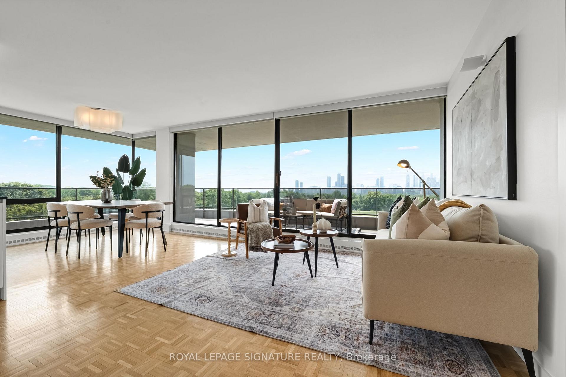 Photo 5 of Unit 704/705, 10 Avoca Avenue, Toronto, Rosedale-Moore Park — HOMEH