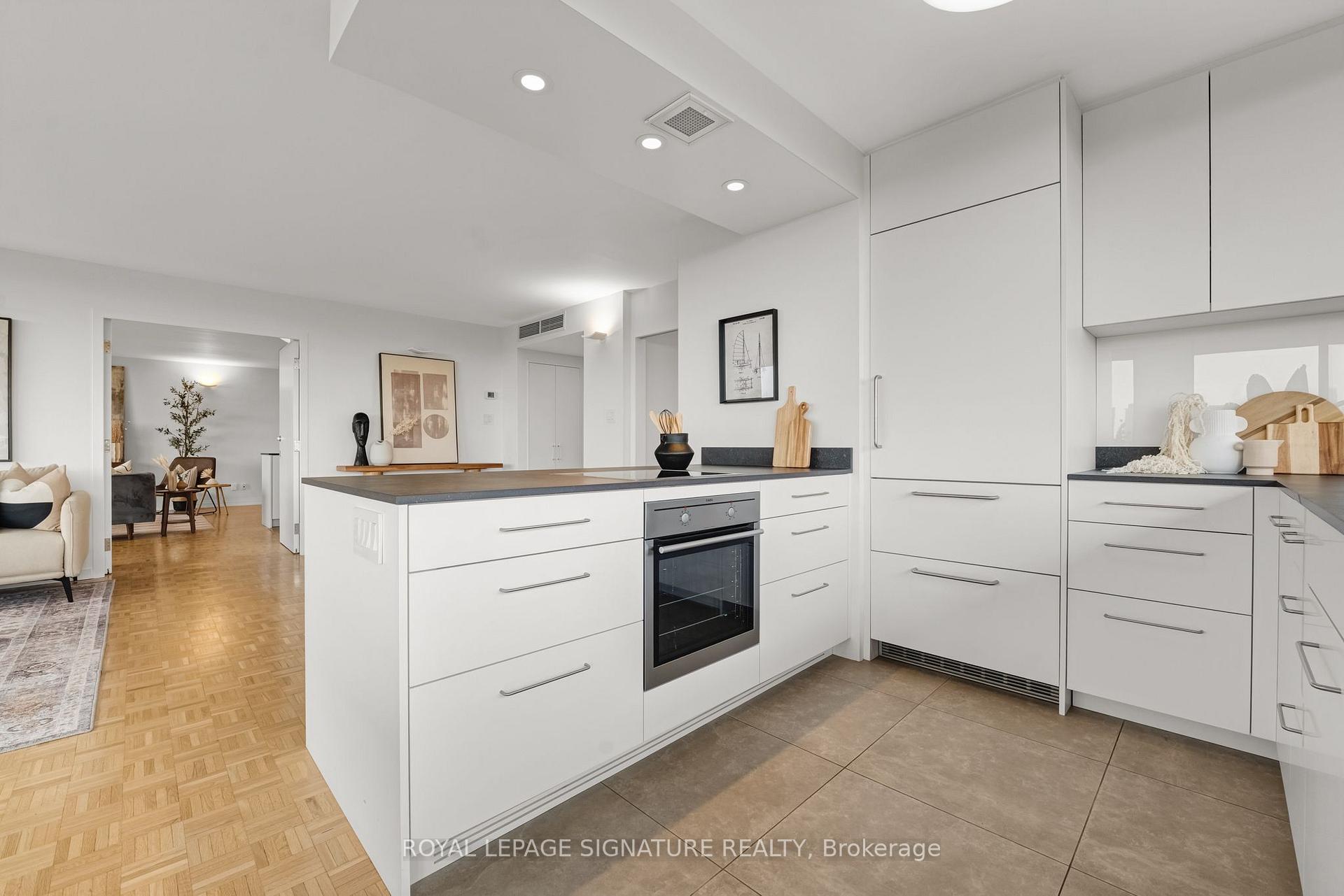Photo 11 of Unit 704/705, 10 Avoca Avenue, Toronto, Rosedale-Moore Park — HOMEH