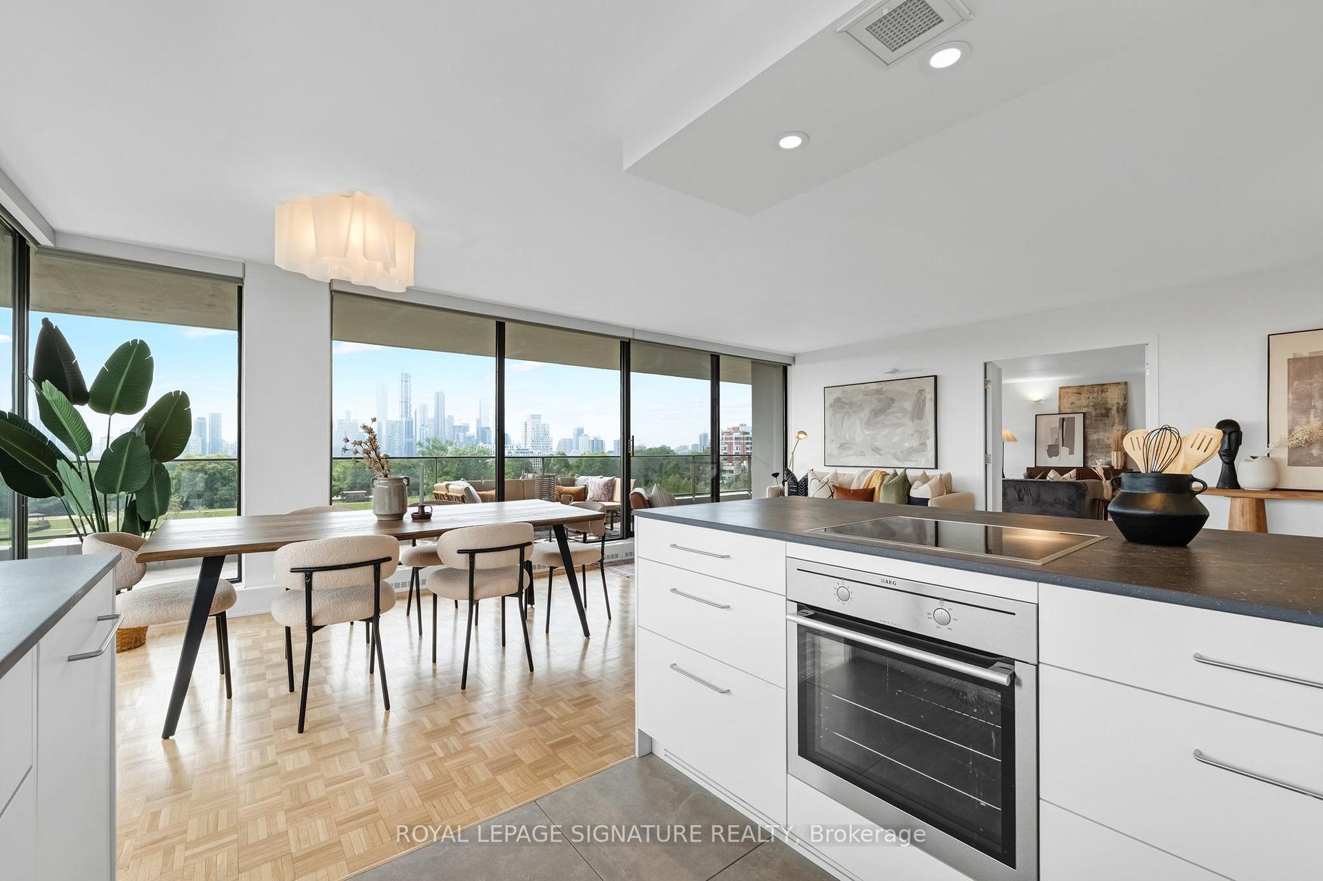 Photo 14 of Unit 704/705, 10 Avoca Avenue, Toronto, Rosedale-Moore Park — HOMEH