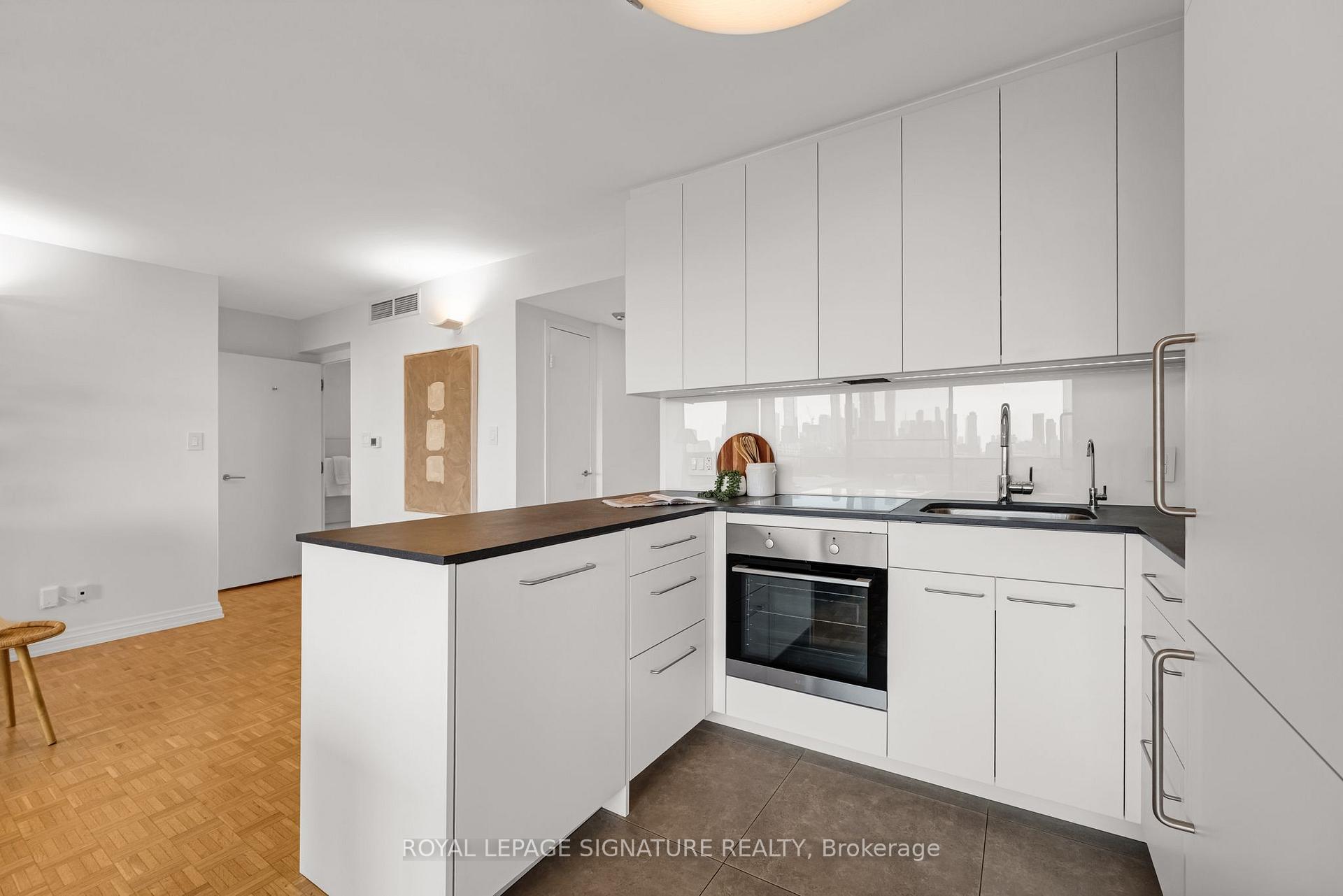 Photo 22 of Unit 704/705, 10 Avoca Avenue, Toronto, Rosedale-Moore Park — HOMEH