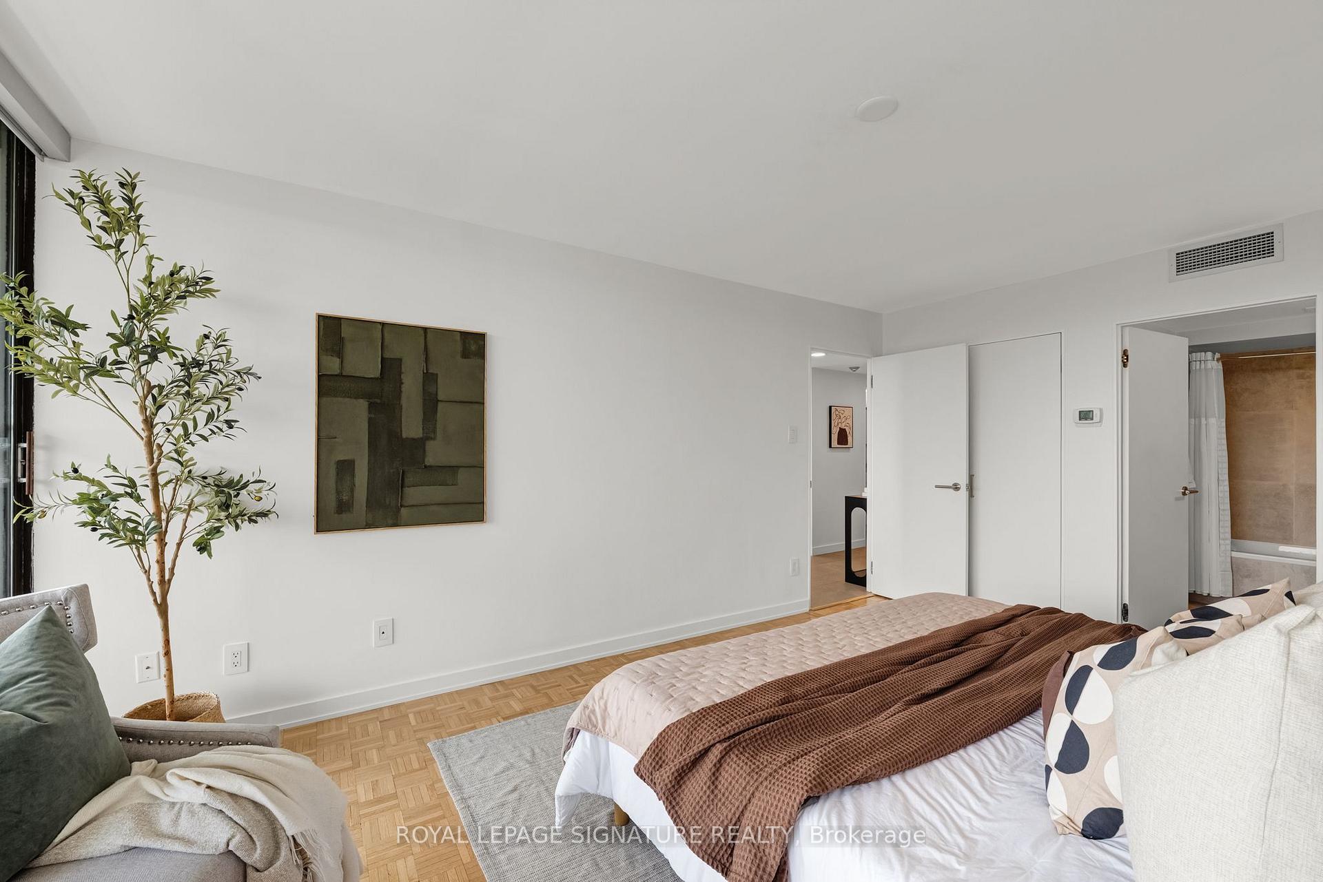Photo 25 of Unit 704/705, 10 Avoca Avenue, Toronto, Rosedale-Moore Park — HOMEH