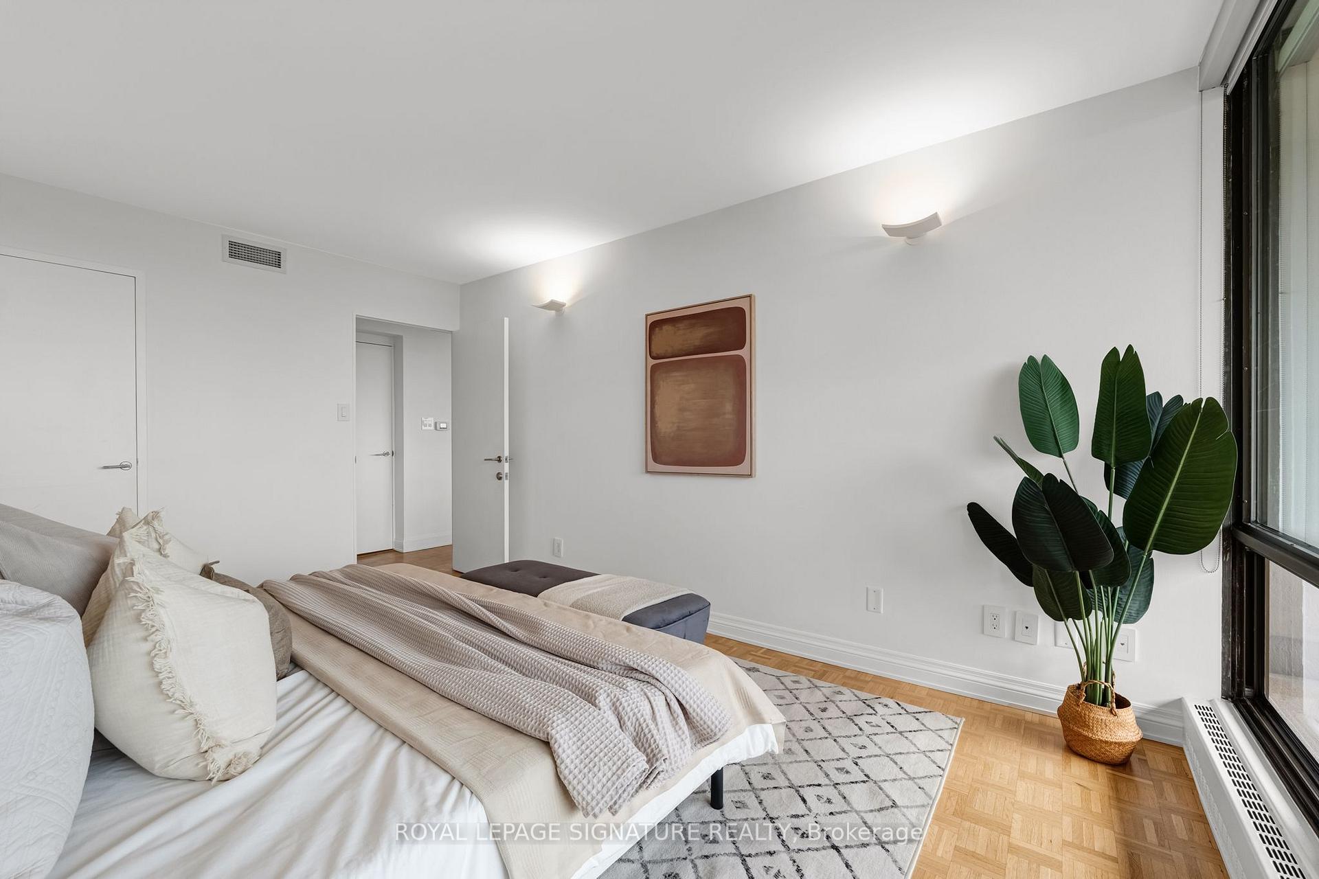 Photo 32 of Unit 704/705, 10 Avoca Avenue, Toronto, Rosedale-Moore Park — HOMEH