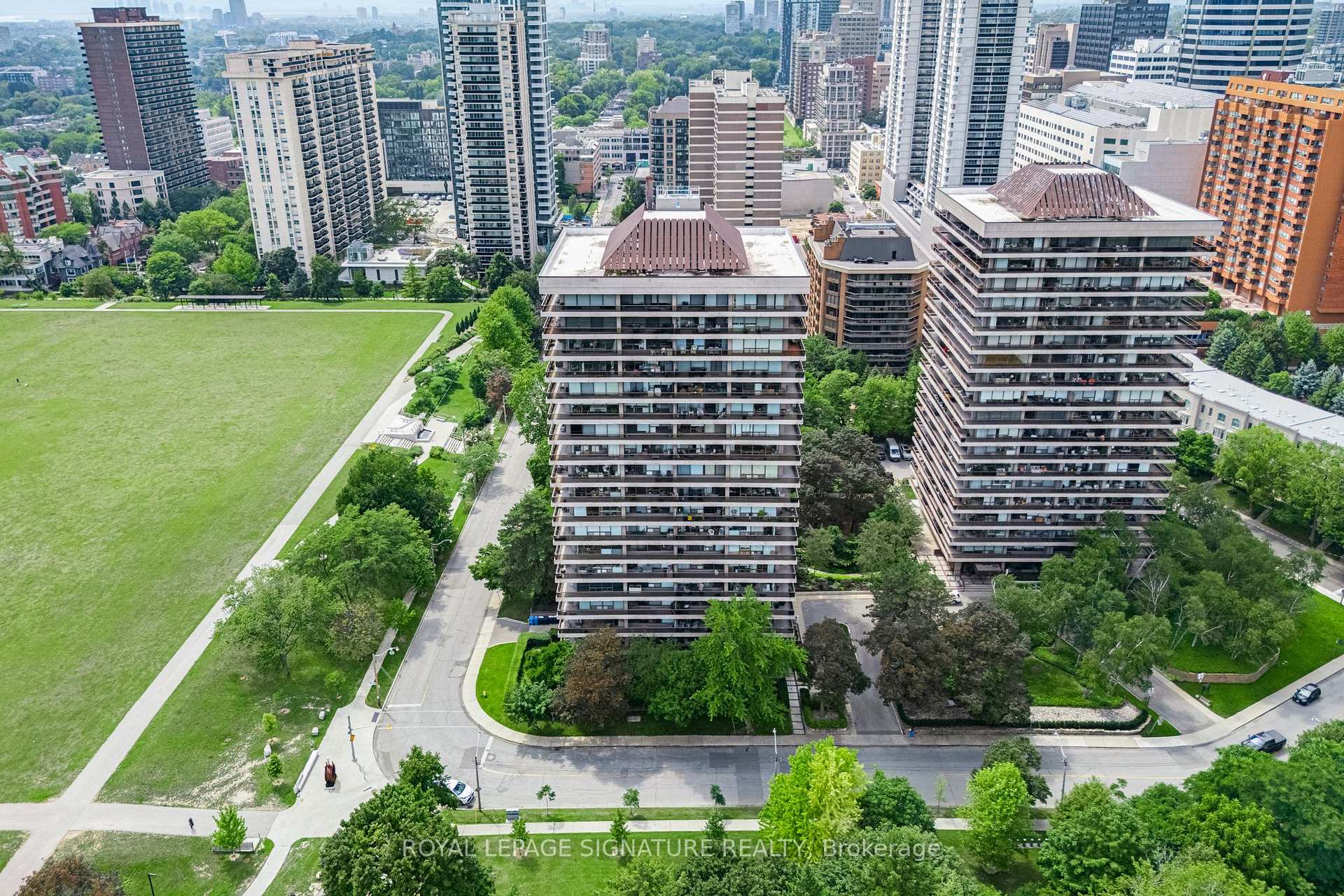 Photo 47 of Unit 704/705, 10 Avoca Avenue, Toronto, Rosedale-Moore Park — HOMEH