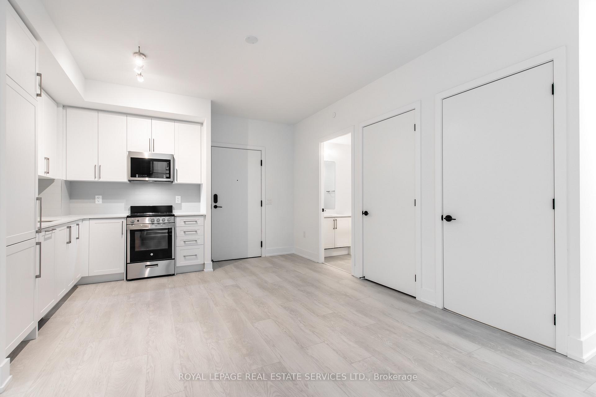 Photo 3 of Unit 325, 2450 Old Bronte Road, Oakville, Westmount — HOMEH