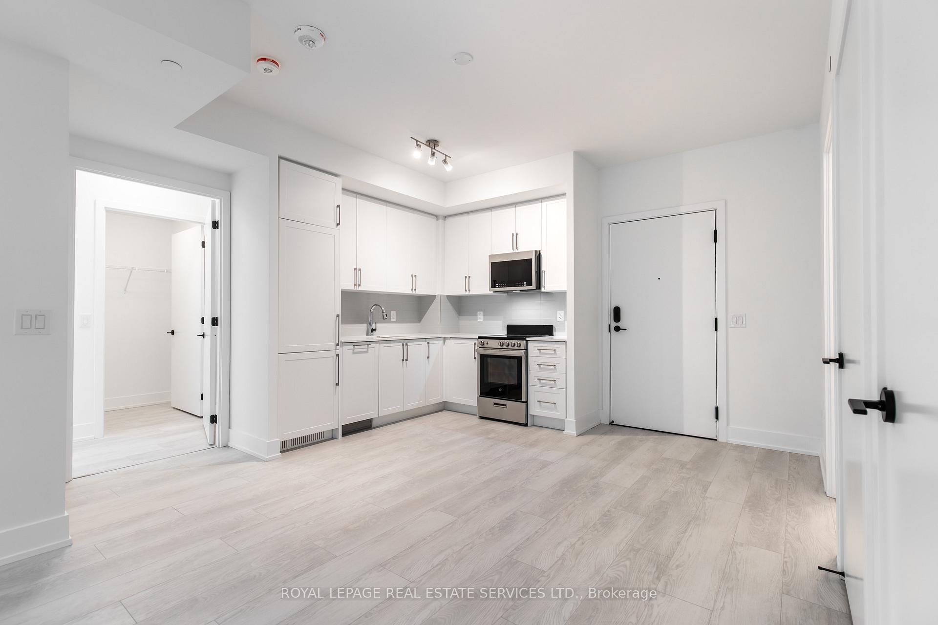 Photo 4 of Unit 325, 2450 Old Bronte Road, Oakville, Westmount — HOMEH