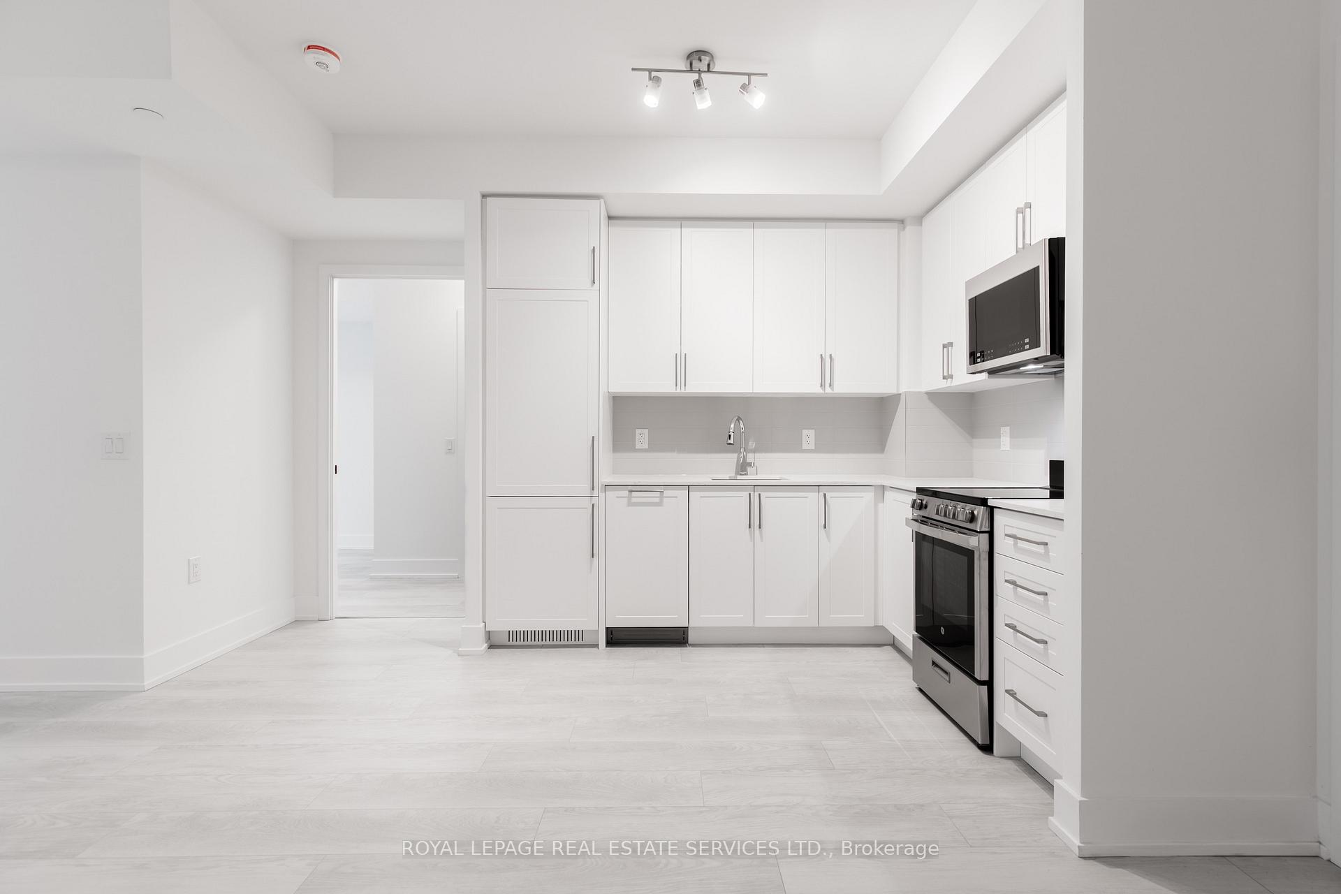 Photo 5 of Unit 325, 2450 Old Bronte Road, Oakville, Westmount — HOMEH