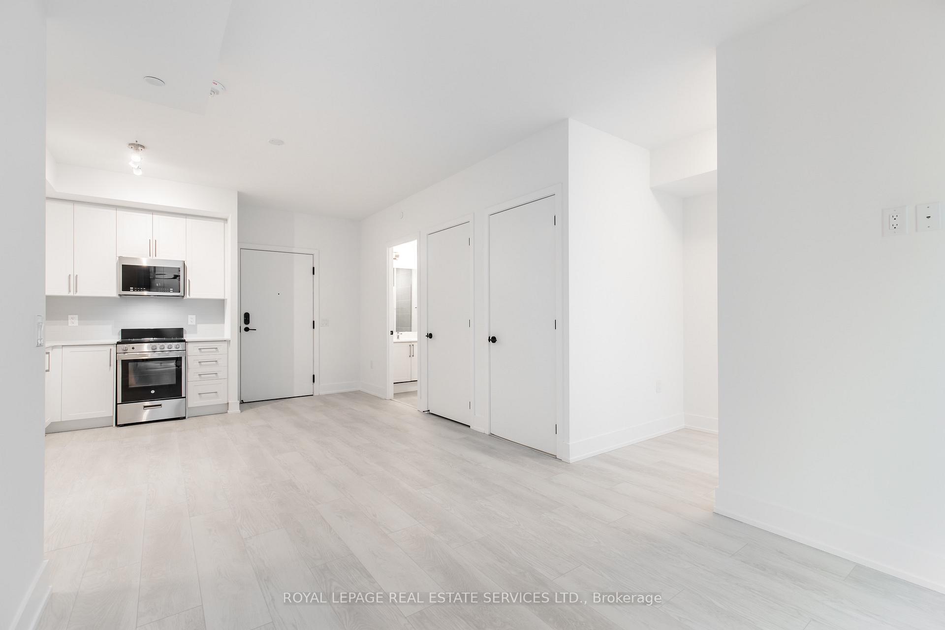 Photo 7 of Unit 325, 2450 Old Bronte Road, Oakville, Westmount — HOMEH