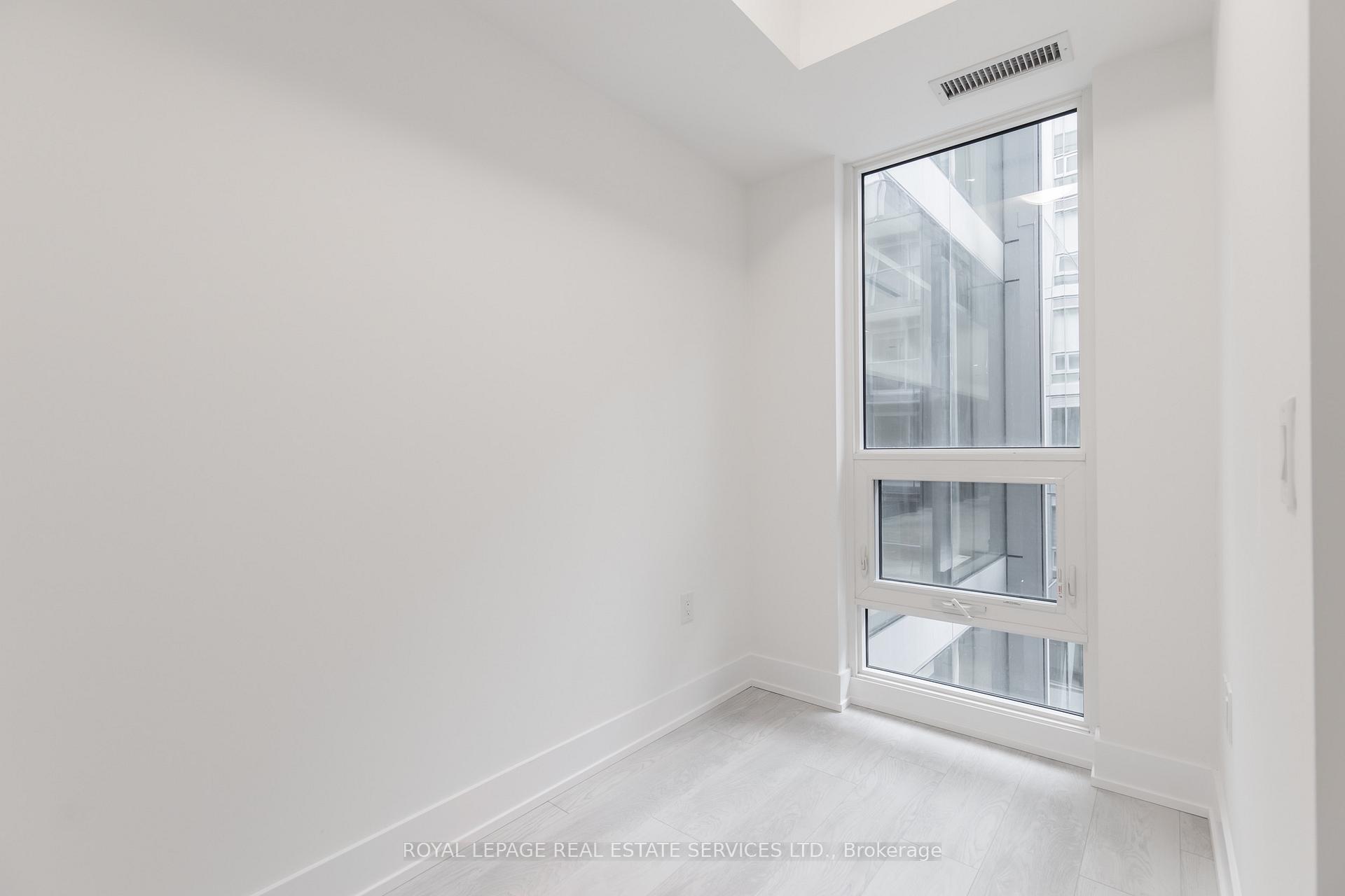 Photo 13 of Unit 325, 2450 Old Bronte Road, Oakville, Westmount — HOMEH