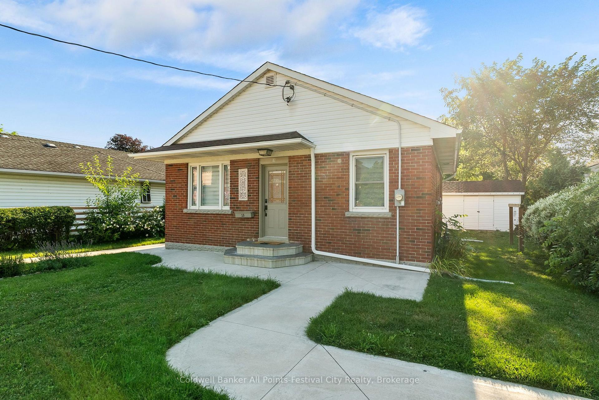 Photo 1 of 13 Waterloo Street N, Goderich, Goderich (Town) — HOMEH