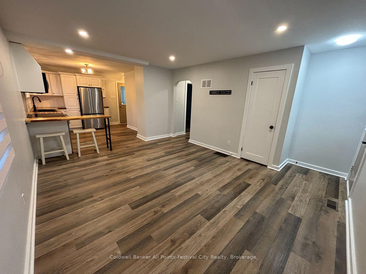 Photo 9 of 13 Waterloo Street N, Goderich, Goderich (Town) — HOMEH
