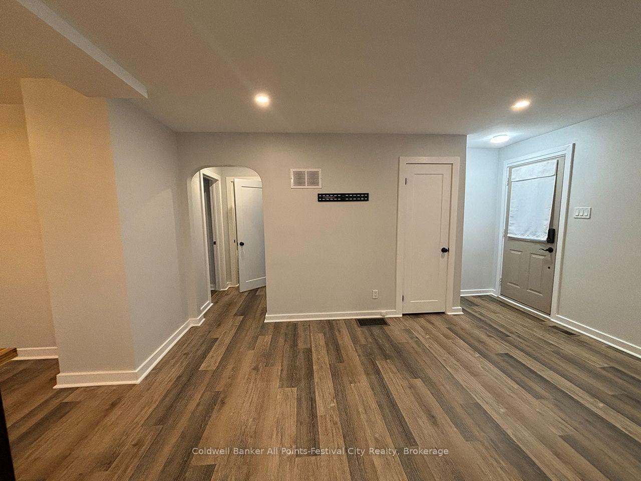 Photo 11 of 13 Waterloo Street N, Goderich, Goderich (Town) — HOMEH