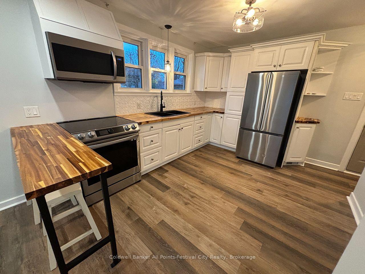 Photo 15 of 13 Waterloo Street N, Goderich, Goderich (Town) — HOMEH