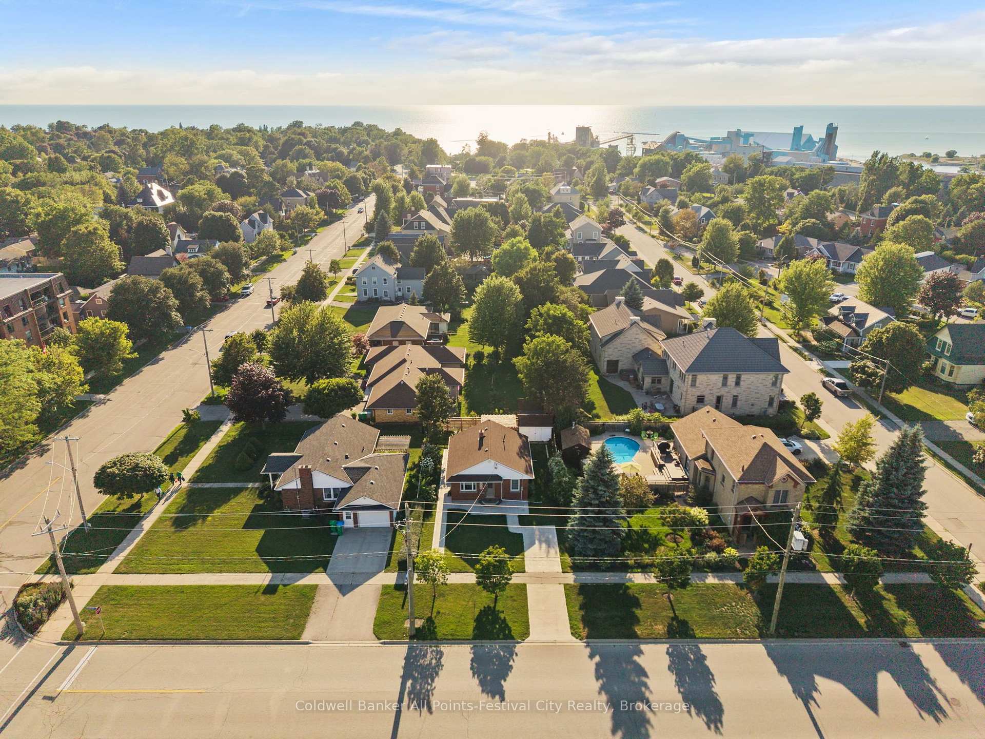 Photo 36 of 13 Waterloo Street N, Goderich, Goderich (Town) — HOMEH