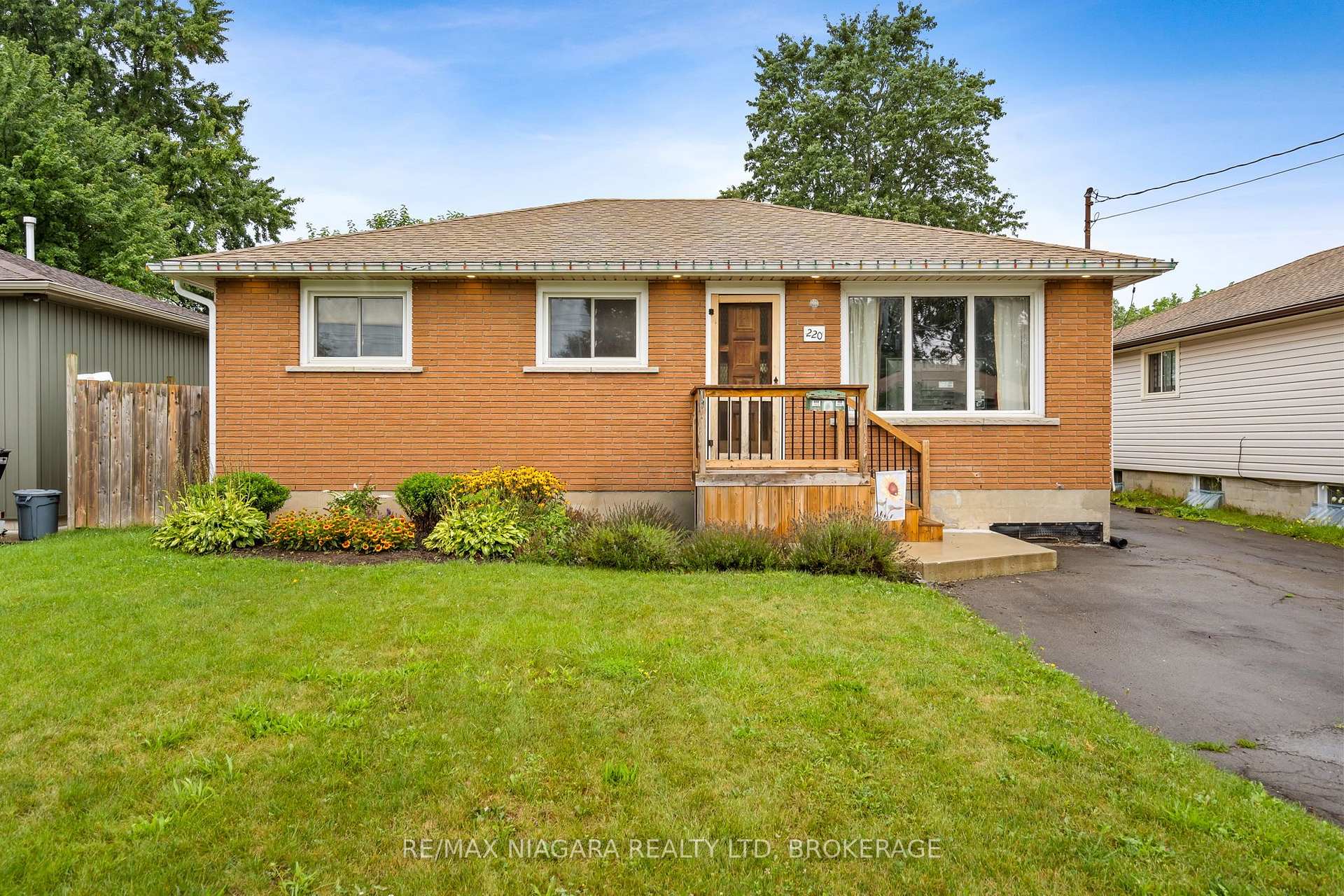 Front of 220 Cutress Avenue